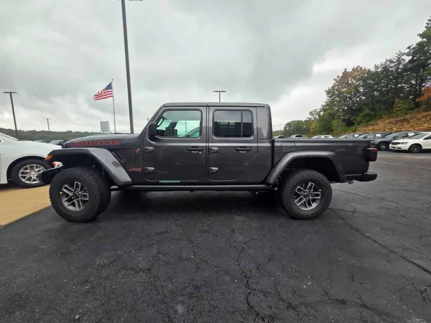 2025 /Black Jeep Gladiator Mojave (1C6RJTEG7SL) with an Other engine, Automatic transmission, located at 12830 Highway 21, De Soto, MO, 63020, (636) 337-7777, 38.153099, -90.573624 - **Unleash Your Adventurous Spirit with the 2025 Jeep Gladiator at Pettus CDJR DeSoto!**<br /> <br /> Are you ready to take on the open road, embark on thrilling weekend adventures, or tackle your daily commute with style and confidence? Look no further! The 2025 Jeep Gladiator, now available at Pett - Photo#32