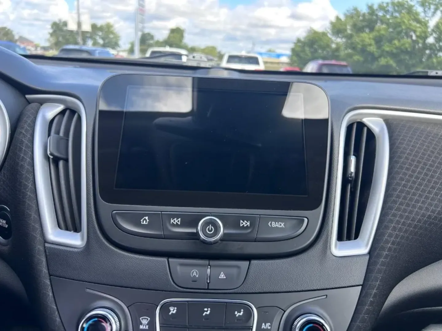 2024 /Jet Black Cloth Chevrolet Malibu LT 1LT (1G1ZD5ST1RF) with an 1.5L turbo DOHC 4-cylinder DI engine, Automatic transmission, located at 970 Woodlawn Dr., Farmington, MO, 63640, (573) 431-7800, 37.825642, -90.468674 - Elevate your daily commute with the stylish and efficient 2024 Chevrolet Malibu LT, now available at Pettus CDJR Farmington. If you're searching for *used cars near me* that perfectly blend comfort with performance, this four-door sedan is designed to meet your needs. Whether you're navigating the b - Photo#11