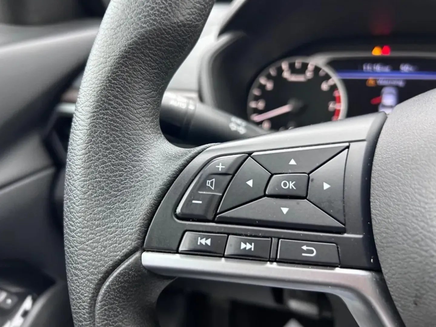 2023 /Charcoal Cloth Nissan Altima 2.5 SV (1N4BL4DV8PN) with an 2.5L DOHC 16-Valve 4-Cylinder engine, Automatic transmission, located at 970 Woodlawn Dr., Farmington, MO, 63640, (573) 431-7800, 37.825642, -90.468674 - **Find Your Perfect Sedan for Daily Commutes and Weekend Getaways!**<br /> <br /> Are you in the market for a reliable, stylish vehicle that can handle both the hustle and bustle of daily life and spontaneous weekend adventures? Look no further than this stunning 2023 Nissan Altima 2.5 SV, now avail - Photo#11