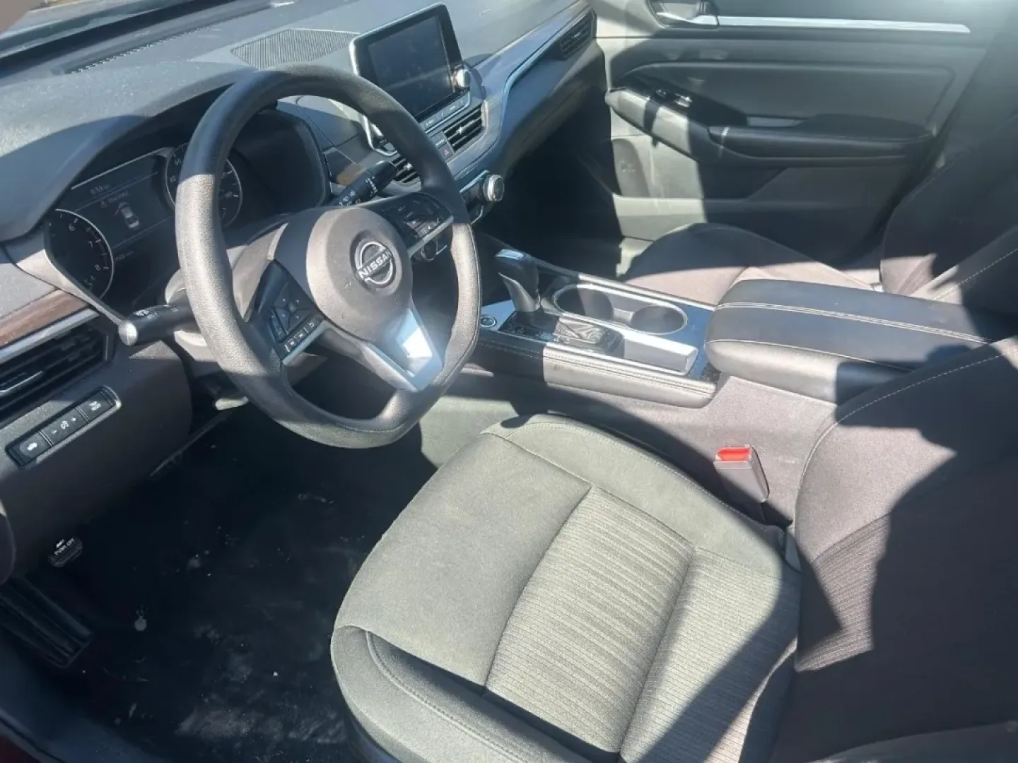 2023 Nissan Altima 2.5 SV (1N4BL4DV8PN) with an 2.5L DOHC 16-Valve 4-Cylinder engine, Automatic transmission, located at 970 Woodlawn Dr., Farmington, MO, 63640, (573) 431-7800, 37.825642, -90.468674 - **Find Your Perfect Sedan for Daily Commutes and Weekend Getaways!**<br /> <br /> Are you in the market for a reliable, stylish vehicle that can handle both the hustle and bustle of daily life and spontaneous weekend adventures? Look no further than this stunning 2023 Nissan Altima 2.5 SV, now avail - Photo#4