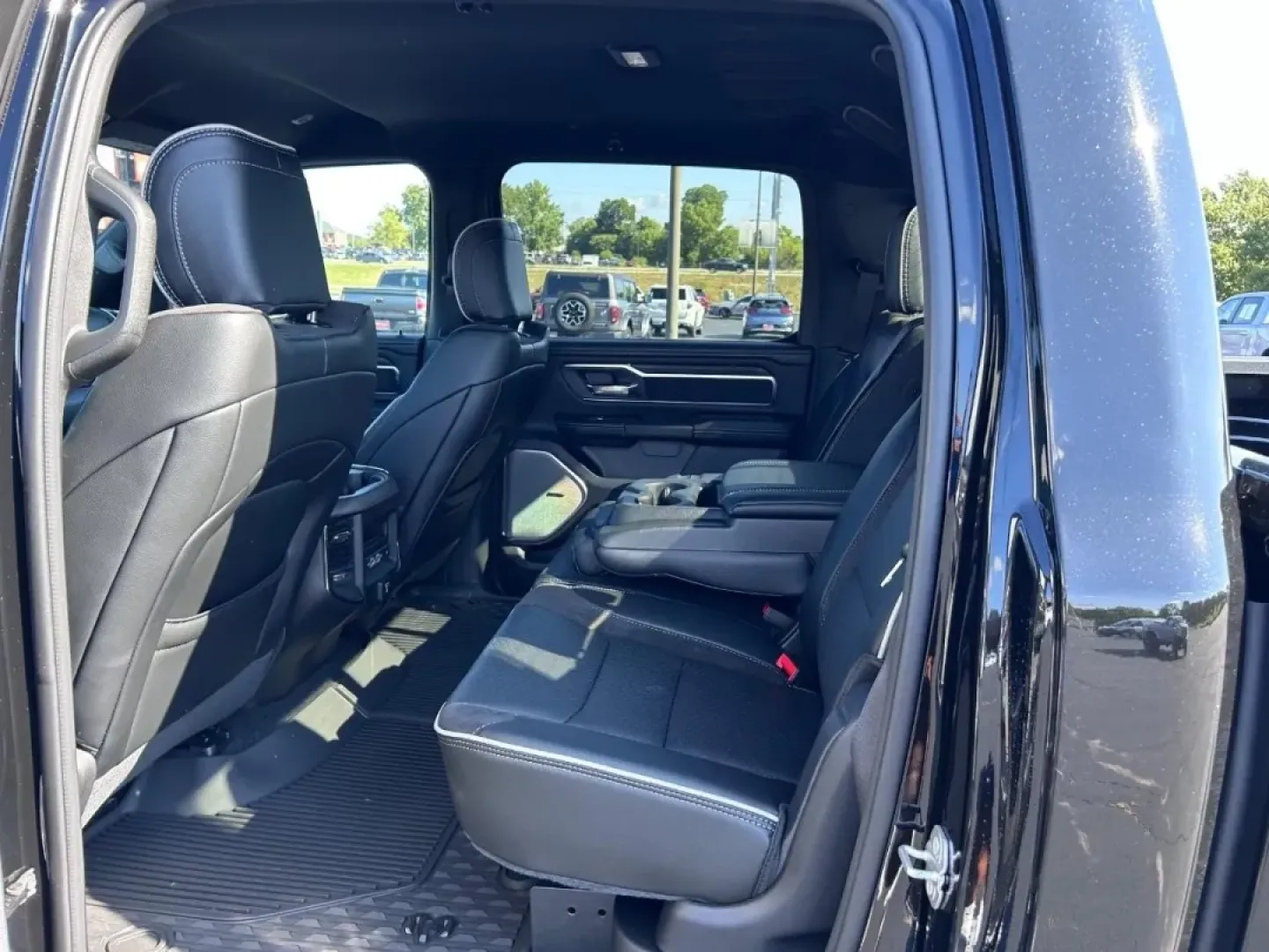 2026 /Black Leather Ram 1500 Laramie (1C6SRFJP1TN) with an 3.0L I6 Hurricane SO Twin Turbo ESS engine, Automatic transmission, located at 970 Woodlawn Dr., Farmington, MO, 63640, (573) 431-7800, 37.825642, -90.468674 - **Unleash Adventure with the 2026 Ram 1500 Laramie at Pettus CDJR Farmington!**<br /> <br /> Are you ready to elevate your lifestyle with a truck that can handle both work and play? Look no further than the stunning 2026 Ram 1500 Laramie, available now at Pettus CDJR Farmington. This remarkable vehi - Photo#8