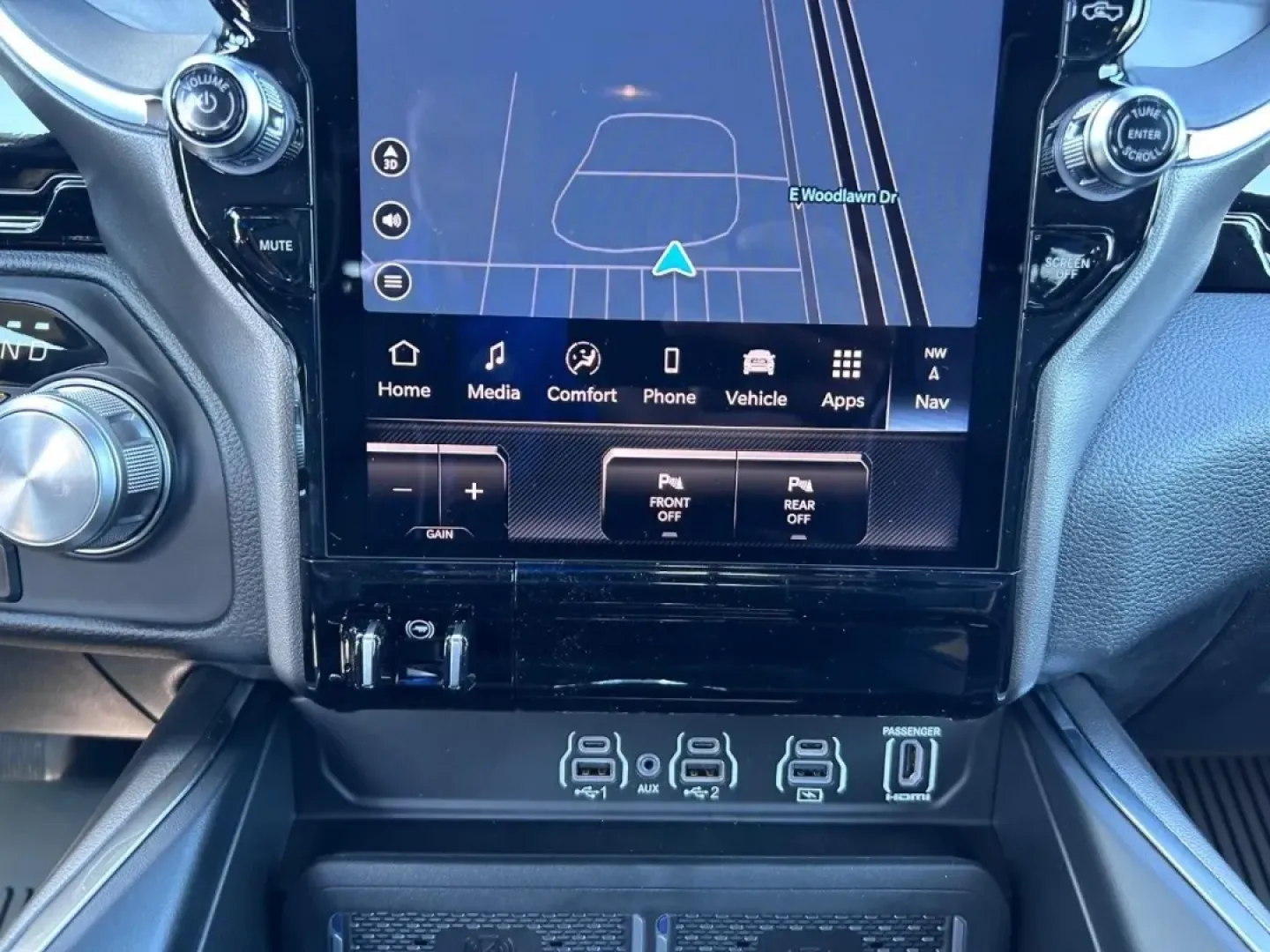 2026 /Black Leather Ram 1500 Laramie (1C6SRFJP3TN) with an 3.0L I6 Hurricane SO Twin Turbo ESS engine, Automatic transmission, located at 970 Woodlawn Dr., Farmington, MO, 63640, (573) 431-7800, 37.825642, -90.468674 - **Unleash Your Adventures with the 2026 Ram 1500 Laramie A Perfect Blend of Power and Comfort!**<br /> <br /> Are you ready to elevate your driving experience and embrace a lifestyle filled with adventure, utility, and style? The 2026 Ram 1500 Laramie is the truck that fits perfectly into your acti - Photo#14