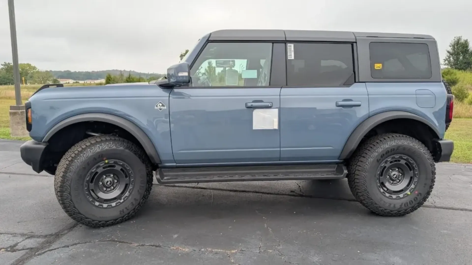 2025 Ford Bronco Outer Banks (1FMEE8BP4SL) with an 2.7L V6 Turbocharged engine, Automatic transmission, located at 141 Commercial Dr, Fredericktown, MO, 63645, (573) 783-6432, 37.570087, -90.320648 - **Adventure Awaits with the 2025 Ford Bronco Outer Banks Your Perfect Companion for Weekend Getaways!**<br /> <br /> Are you ready to elevate your lifestyle with a ride that embodies freedom, adventure, and style? Look no further than the 2025 Ford Bronco Outer Banks, available now at Pettus Ford F - Photo#0