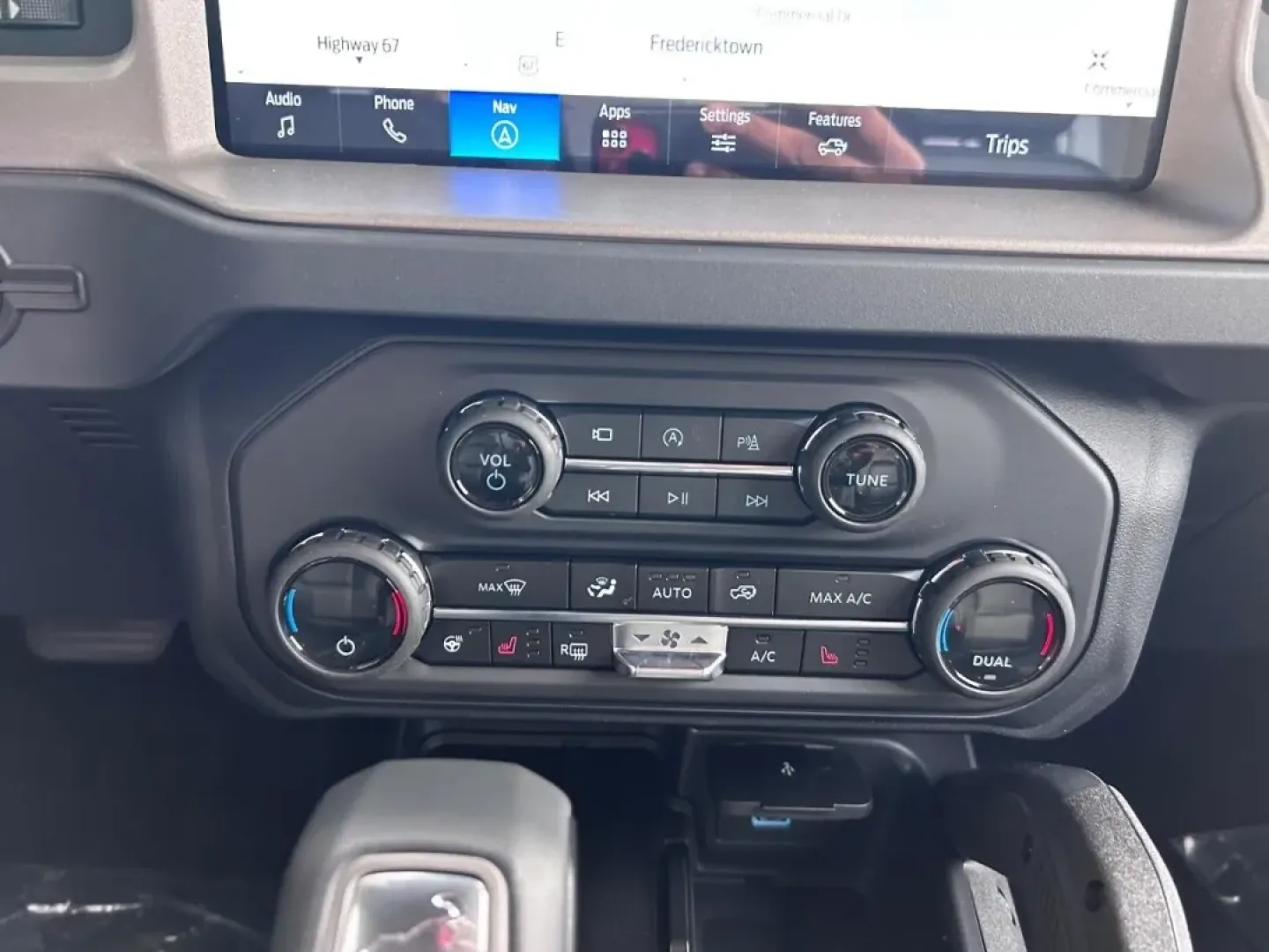 2025 /Black Onyx Leather Ford Bronco Outer Banks (1FMEE8BP4SL) with an 2.7L V6 engine, Automatic transmission, located at 141 Commercial Dr, Fredericktown, MO, 63645, (573) 783-6432, 37.570087, -90.320648 - **Adventure Awaits with the 2025 Ford Bronco Outer Banks Your Perfect Companion for Weekend Getaways!**<br /> <br /> Are you ready to elevate your lifestyle with a ride that embodies freedom, adventure, and style? Look no further than the 2025 Ford Bronco Outer Banks, available now at Pettus Ford F - Photo#14