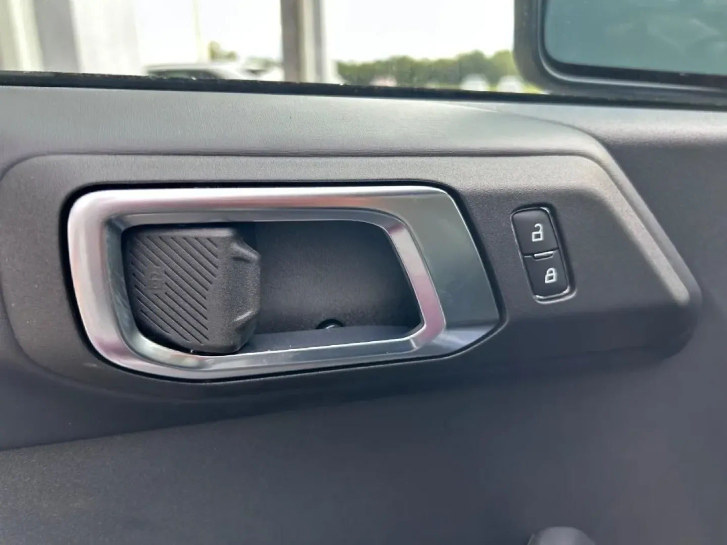 2025 /Black Onyx Leather Ford Bronco Outer Banks (1FMEE8BP4SL) with an 2.7L V6 engine, Automatic transmission, located at 141 Commercial Dr, Fredericktown, MO, 63645, (573) 783-6432, 37.570087, -90.320648 - **Adventure Awaits with the 2025 Ford Bronco Outer Banks Your Perfect Companion for Weekend Getaways!**<br /> <br /> Are you ready to elevate your lifestyle with a ride that embodies freedom, adventure, and style? Look no further than the 2025 Ford Bronco Outer Banks, available now at Pettus Ford F - Photo#17