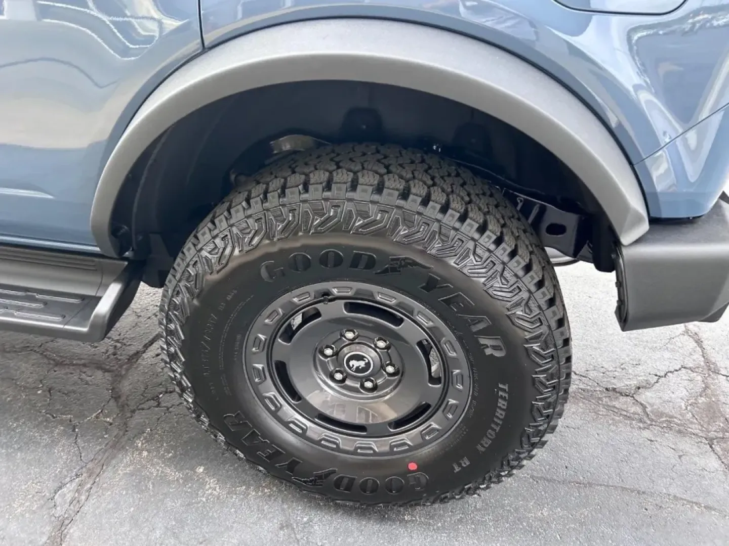 2025 /Black Onyx Leather Ford Bronco Outer Banks (1FMEE8BP4SL) with an 2.7L V6 engine, Automatic transmission, located at 141 Commercial Dr, Fredericktown, MO, 63645, (573) 783-6432, 37.570087, -90.320648 - **Adventure Awaits with the 2025 Ford Bronco Outer Banks Your Perfect Companion for Weekend Getaways!**<br /> <br /> Are you ready to elevate your lifestyle with a ride that embodies freedom, adventure, and style? Look no further than the 2025 Ford Bronco Outer Banks, available now at Pettus Ford F - Photo#5