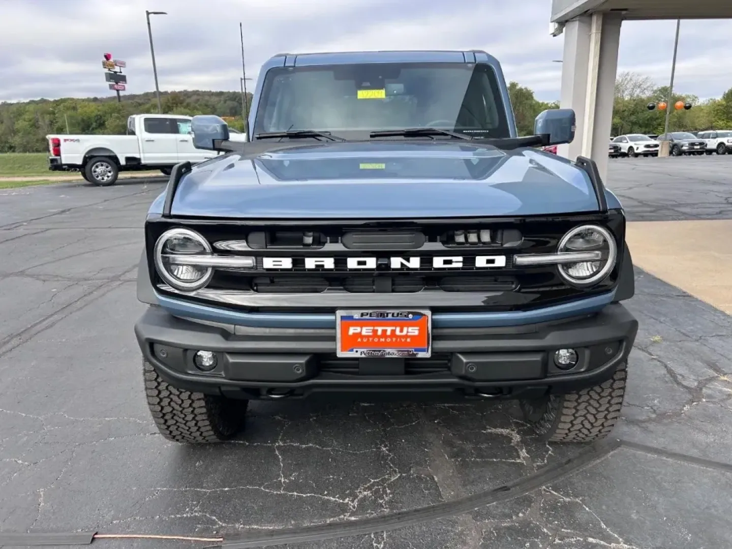 2025 /Black Onyx Leather Ford Bronco Outer Banks (1FMEE8BP4SL) with an 2.7L V6 engine, Automatic transmission, located at 141 Commercial Dr, Fredericktown, MO, 63645, (573) 783-6432, 37.570087, -90.320648 - **Adventure Awaits with the 2025 Ford Bronco Outer Banks Your Perfect Companion for Weekend Getaways!**<br /> <br /> Are you ready to elevate your lifestyle with a ride that embodies freedom, adventure, and style? Look no further than the 2025 Ford Bronco Outer Banks, available now at Pettus Ford F - Photo#7