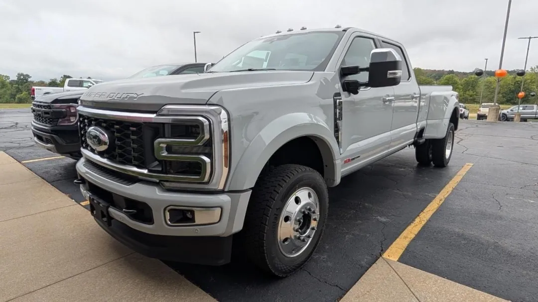 2026 Ford Super Duty F-450 DRW Platinum