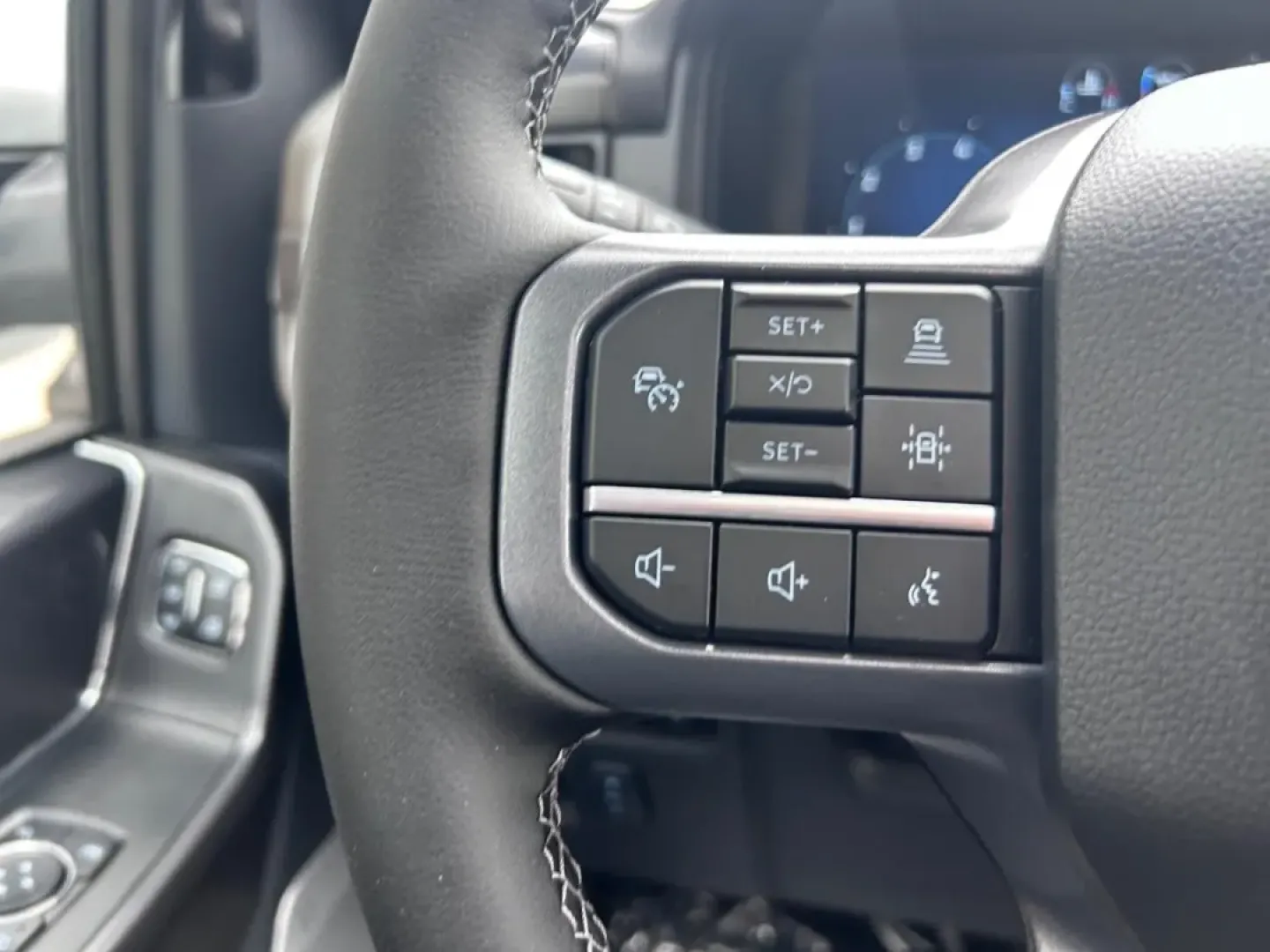 2025 /Black/Medium Dark Slate Leather Ford F-150 LARIAT (1FTFW5L85SF) with an 3.5L V6 engine, located at 141 Commercial Dr, Fredericktown, MO, 63645, (573) 783-6432, 37.570087, -90.320648 - **Experience the Perfect Blend of Power and Comfort with the 2025 Ford F-150 LARIAT at Pettus Ford Fredericktown!**<br /> <br /> Are you ready to elevate your lifestyle with a truck that effortlessly combines performance, comfort, and style? The 2025 Ford F-150 LARIAT, available at Pettus Ford Frede - Photo#12