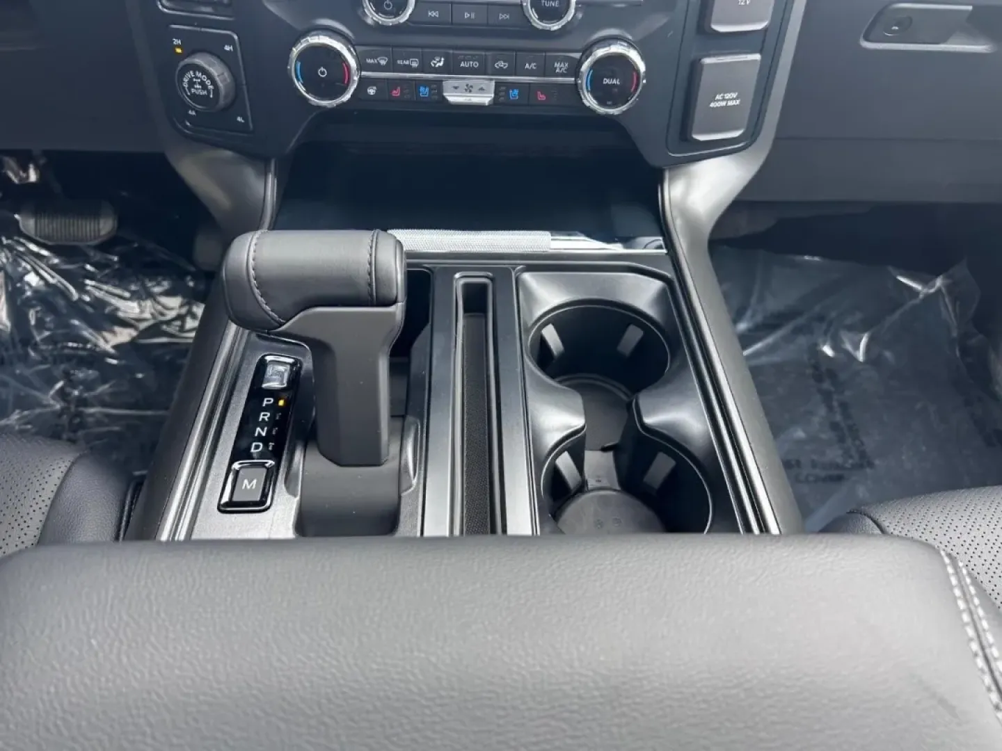 2025 /Black/Medium Dark Slate Leather Ford F-150 LARIAT (1FTFW5L85SF) with an 3.5L V6 engine, located at 141 Commercial Dr, Fredericktown, MO, 63645, (573) 783-6432, 37.570087, -90.320648 - **Experience the Perfect Blend of Power and Comfort with the 2025 Ford F-150 LARIAT at Pettus Ford Fredericktown!**<br /> <br /> Are you ready to elevate your lifestyle with a truck that effortlessly combines performance, comfort, and style? The 2025 Ford F-150 LARIAT, available at Pettus Ford Frede - Photo#16