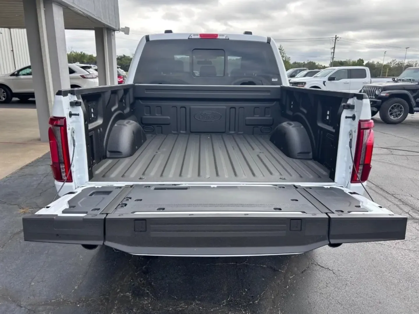 2025 /Black/Medium Dark Slate Leather Ford F-150 LARIAT (1FTFW5L85SF) with an 3.5L V6 engine, located at 141 Commercial Dr, Fredericktown, MO, 63645, (573) 783-6432, 37.570087, -90.320648 - **Experience the Perfect Blend of Power and Comfort with the 2025 Ford F-150 LARIAT at Pettus Ford Fredericktown!**<br /> <br /> Are you ready to elevate your lifestyle with a truck that effortlessly combines performance, comfort, and style? The 2025 Ford F-150 LARIAT, available at Pettus Ford Frede - Photo#4