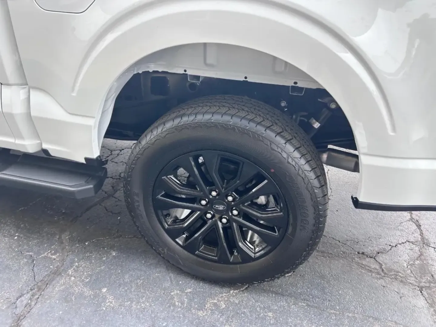 2025 /Black/Medium Dark Slate Leather Ford F-150 LARIAT (1FTFW5L85SF) with an 3.5L V6 engine, located at 141 Commercial Dr, Fredericktown, MO, 63645, (573) 783-6432, 37.570087, -90.320648 - **Experience the Perfect Blend of Power and Comfort with the 2025 Ford F-150 LARIAT at Pettus Ford Fredericktown!**<br /> <br /> Are you ready to elevate your lifestyle with a truck that effortlessly combines performance, comfort, and style? The 2025 Ford F-150 LARIAT, available at Pettus Ford Frede - Photo#5