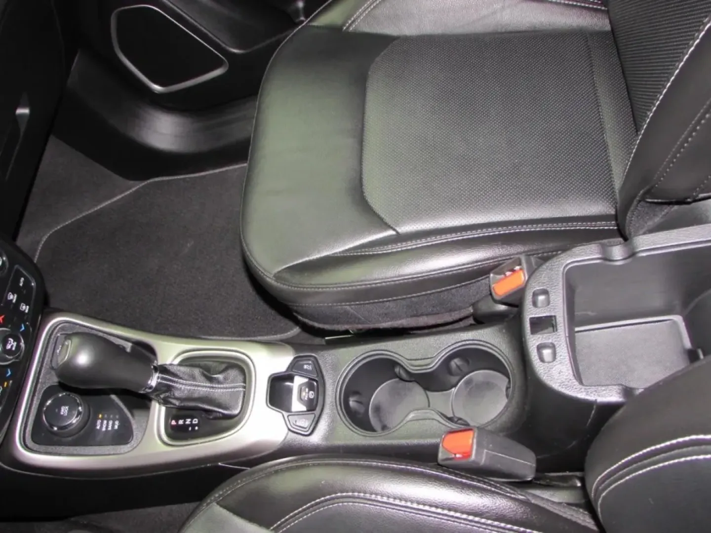 2021 /Black Jeep Compass 80th Special Edition (3C4NJDEB1MT) with an Other engine, Automatic transmission, located at 12830 Highway 21, De Soto, MO, 63020, (636) 337-7777, 38.153099, -90.573624 - **Adventure Awaits with the 2021 Jeep Compass 4WD 80th Special Edition! Explore Life's Best Moments with Confidence!**<br /> <br /> Are you ready to elevate your weekend getaways or daily commutes? Introducing the 2021 Jeep Compass 4WD 80th Special Edition, available now at Pettus CDJR DeSoto. This - Photo#19