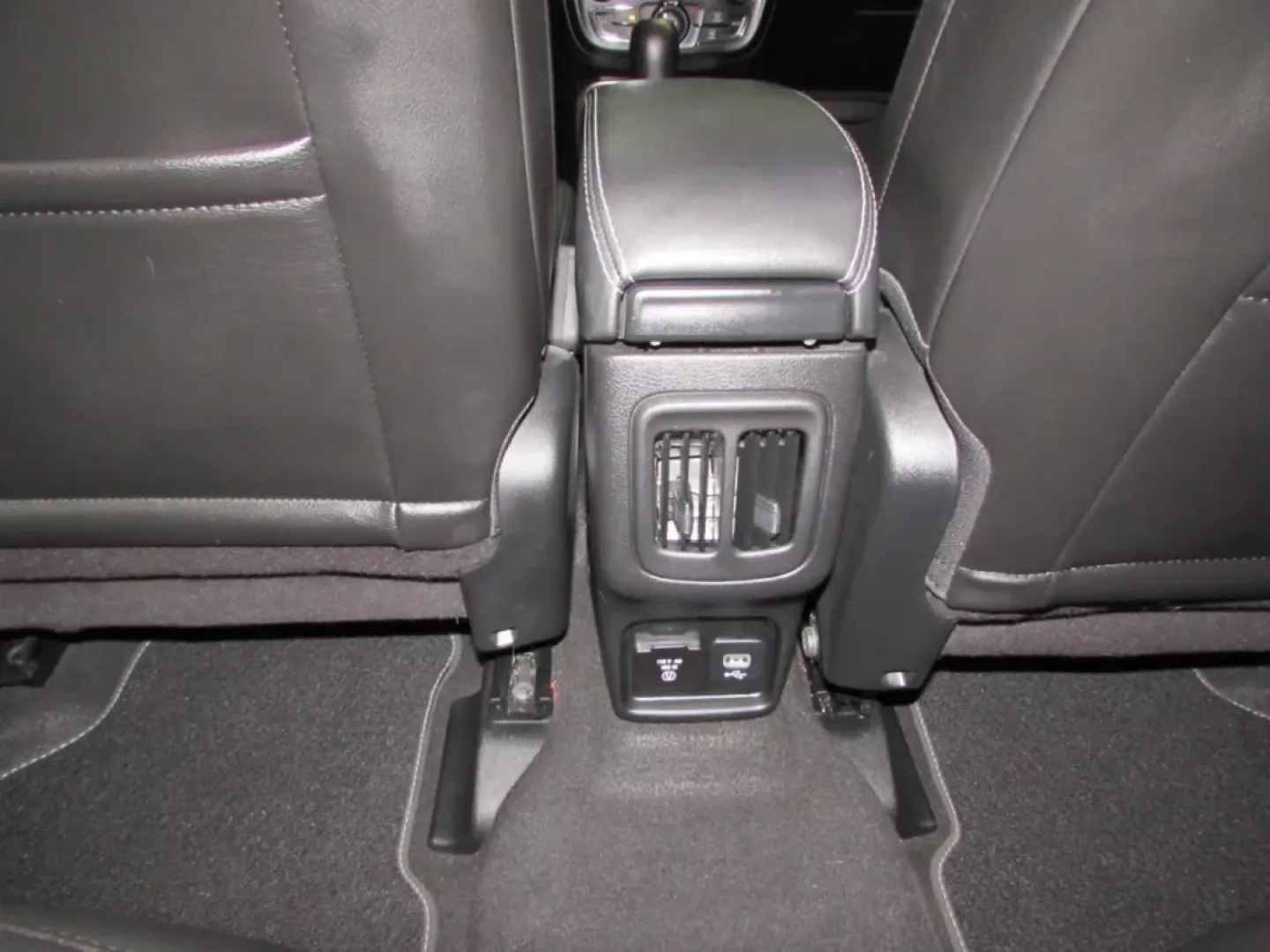 2021 /Black Jeep Compass 80th Special Edition (3C4NJDEB1MT) with an Other engine, Automatic transmission, located at 12830 Highway 21, De Soto, MO, 63020, (636) 337-7777, 38.153099, -90.573624 - **Adventure Awaits with the 2021 Jeep Compass 4WD 80th Special Edition! Explore Life's Best Moments with Confidence!**<br /> <br /> Are you ready to elevate your weekend getaways or daily commutes? Introducing the 2021 Jeep Compass 4WD 80th Special Edition, available now at Pettus CDJR DeSoto. This - Photo#23