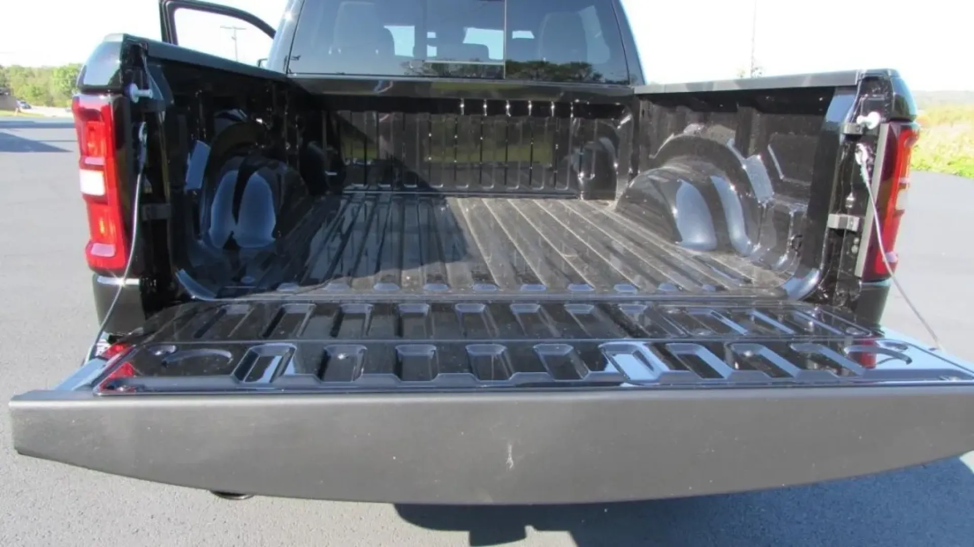 2026 /Black Ram 1500 Laramie (1C6SRFJP6TN) with an Other engine, Automatic transmission, located at 12830 Highway 21, De Soto, MO, 63020, (636) 337-7777, 38.153099, -90.573624 - Are you ready to elevate your adventures and take your lifestyle to the next level? The 2026 Ram 1500 Laramie is not just a truck; it's a powerful companion for weekend getaways, daily commutes, and everything in between. Whether you're hauling gear for family outings or navigating the daily grind, - Photo#13