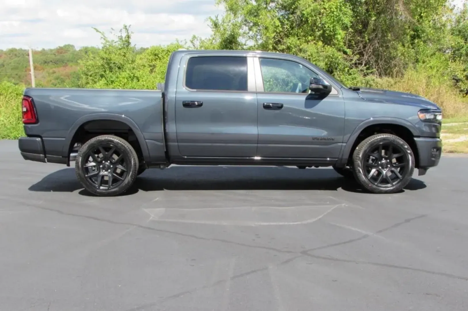 2026 /Black Ram 1500 Laramie (1C6SRFJP8TN) with an Other engine, Automatic transmission, located at 12830 Highway 21, De Soto, MO, 63020, (636) 337-7777, 38.153099, -90.573624 - **Get Ready for Adventure: Drive the 2026 Ram 1500 Laramie from Pettus CDJR DeSoto!**<br /> <br /> Imagine cruising down the scenic roads of De Soto, MO, in the striking 2026 Ram 1500 Laramie, a truck that blends rugged capability with refined comfort. Whether you're planning weekend adventures, tac - Photo#11
