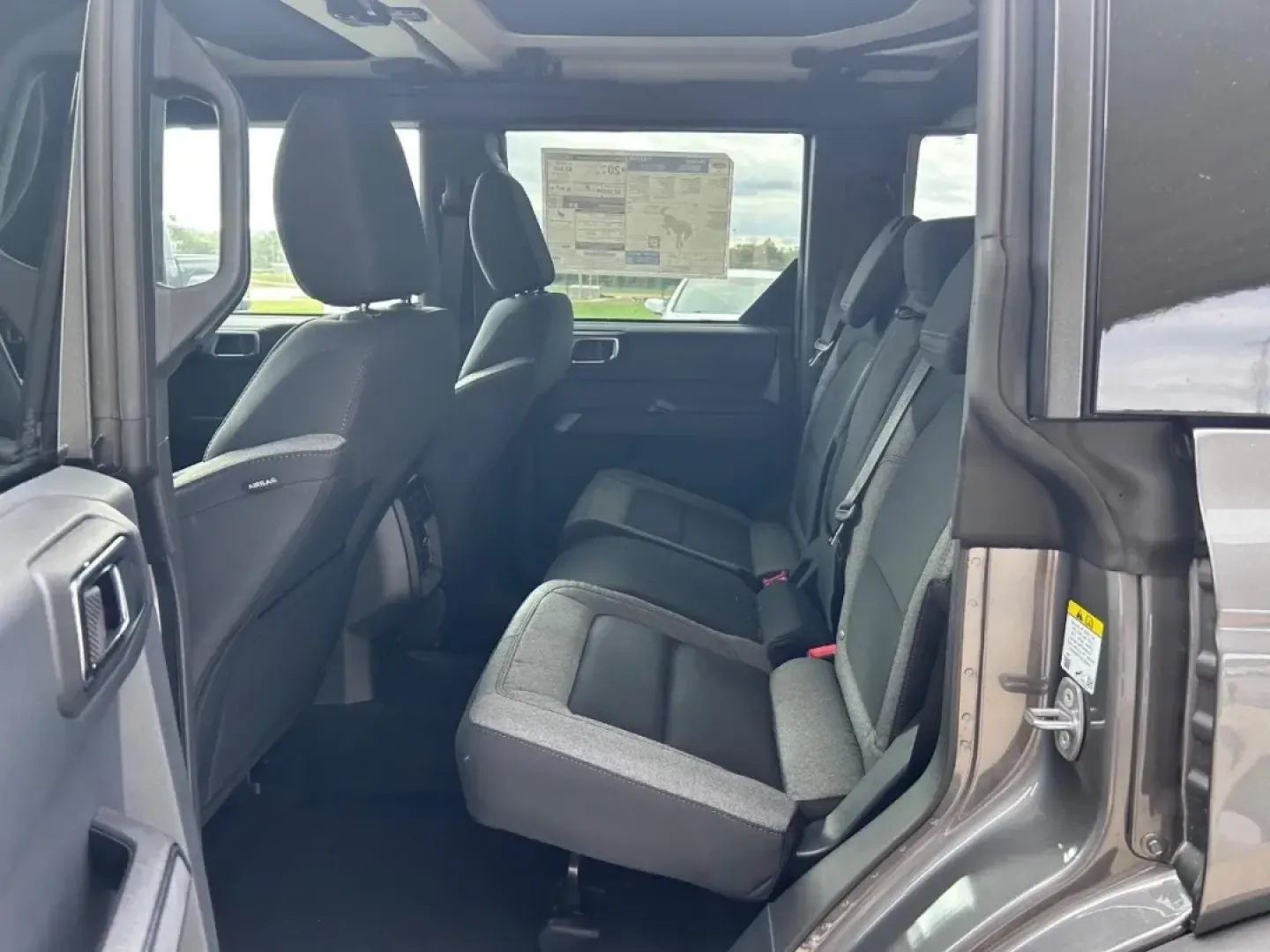 2025 /Dark Gray w/Black Onyx Cloth Ford Bronco Big Bend (1FMDE7BH1SL) with an 2.3L EcoBoost I-4 engine, located at 141 Commercial Dr, Fredericktown, MO, 63645, (573) 783-6432, 37.570087, -90.320648 - **Unleash Your Adventurous Spirit with the 2025 Ford Bronco Big Bend at Pettus Ford Fredericktown!**<br /> <br /> Are you ready to elevate your weekends and embark on thrilling adventures? Look no further than the stunning 2025 Ford Bronco Big Bend, available now at Pettus Ford Fredericktown, your t - Photo#8