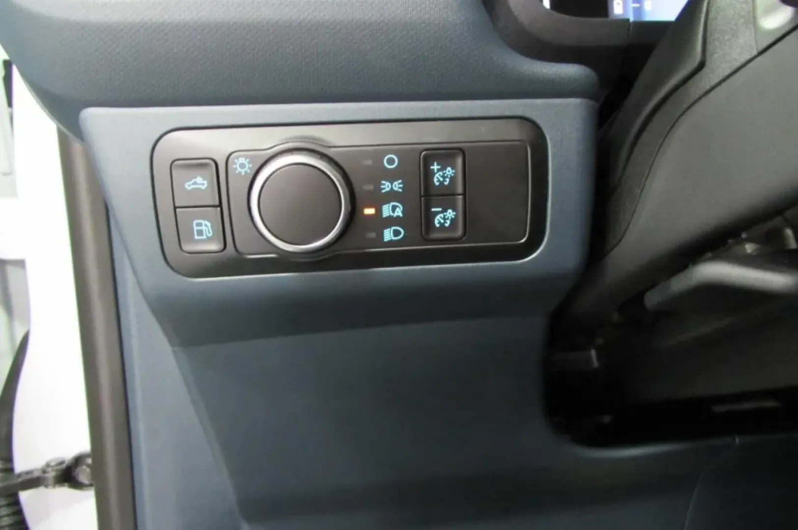 2025 /Navy Pier/Aspen Gray Ford Maverick XLT (3FTTW8H35SR) with an 2.5L Hybrid engine, Automatic transmission, located at 12836 Highway 21, De Soto, MO, 63020, (636) 337-7777, 38.151867, -90.575615 - **Unleash the Adventure: Explore the 2025 Ford Maverick XLT at Pettus Ford De Soto!**<br /> <br /> Are you ready to elevate your daily commute or embark on thrilling weekend adventures? Look no further than the stunning 2025 Ford Maverick XLT, now available at Pettus Ford De Soto! This compact truck - Photo#16