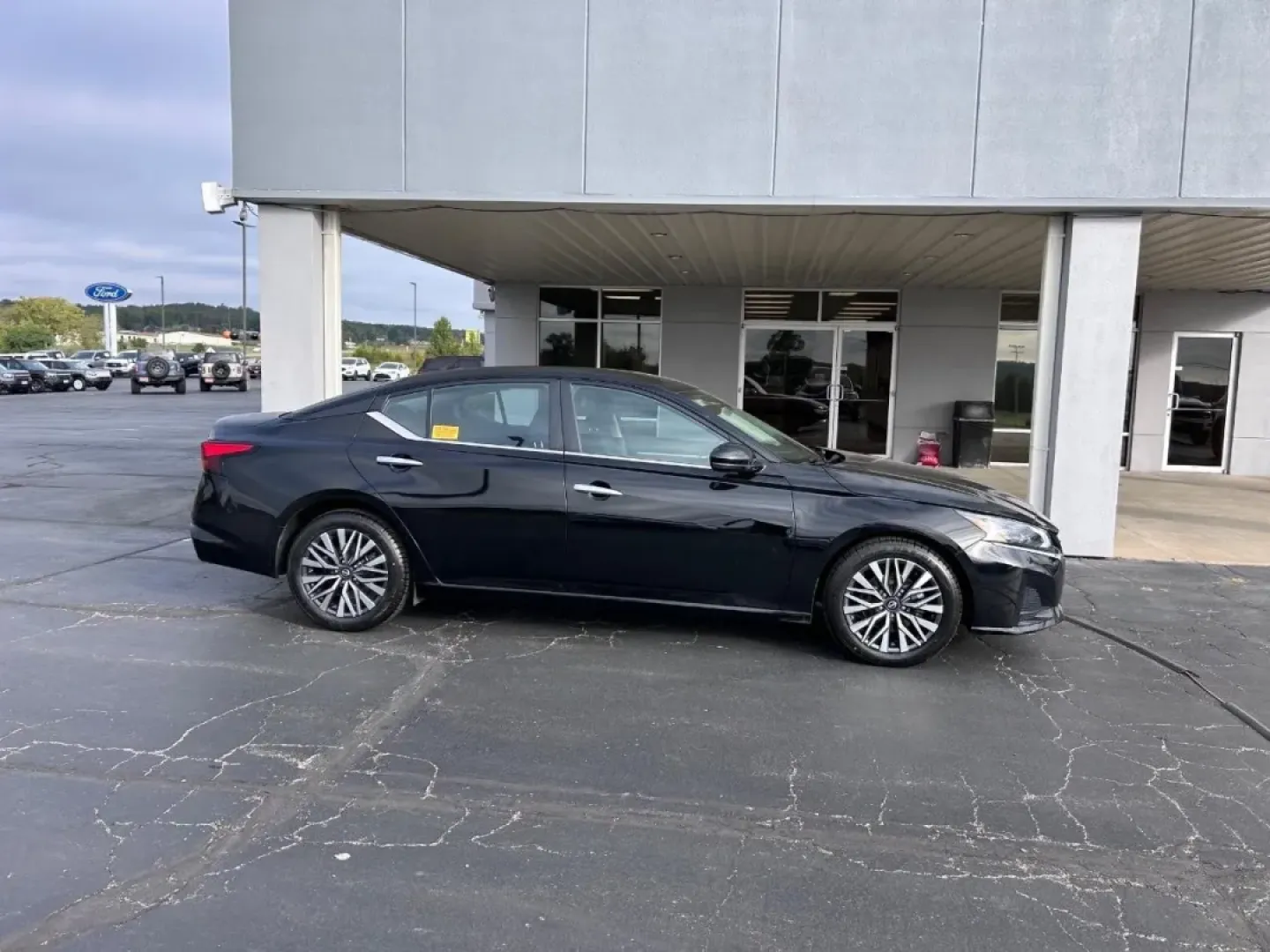 2023 Nissan Altima 2.5 SV (1N4BL4DV0PN) with an 2.5L DOHC 16-Valve 4-Cylinder engine, located at 141 Commercial Dr, Fredericktown, MO, 63645, (573) 783-6432, 37.570087, -90.320648 - **Discover Your Next Adventure with the 2023 Nissan Altima! Perfect for Commuters and Families Alike!**<br /> <br /> Are you in search of a vehicle that seamlessly blends style, efficiency, and practicality? Look no further than this stunning 2023 Nissan Altima, now available at Pettus Ford Frederic - Photo#1