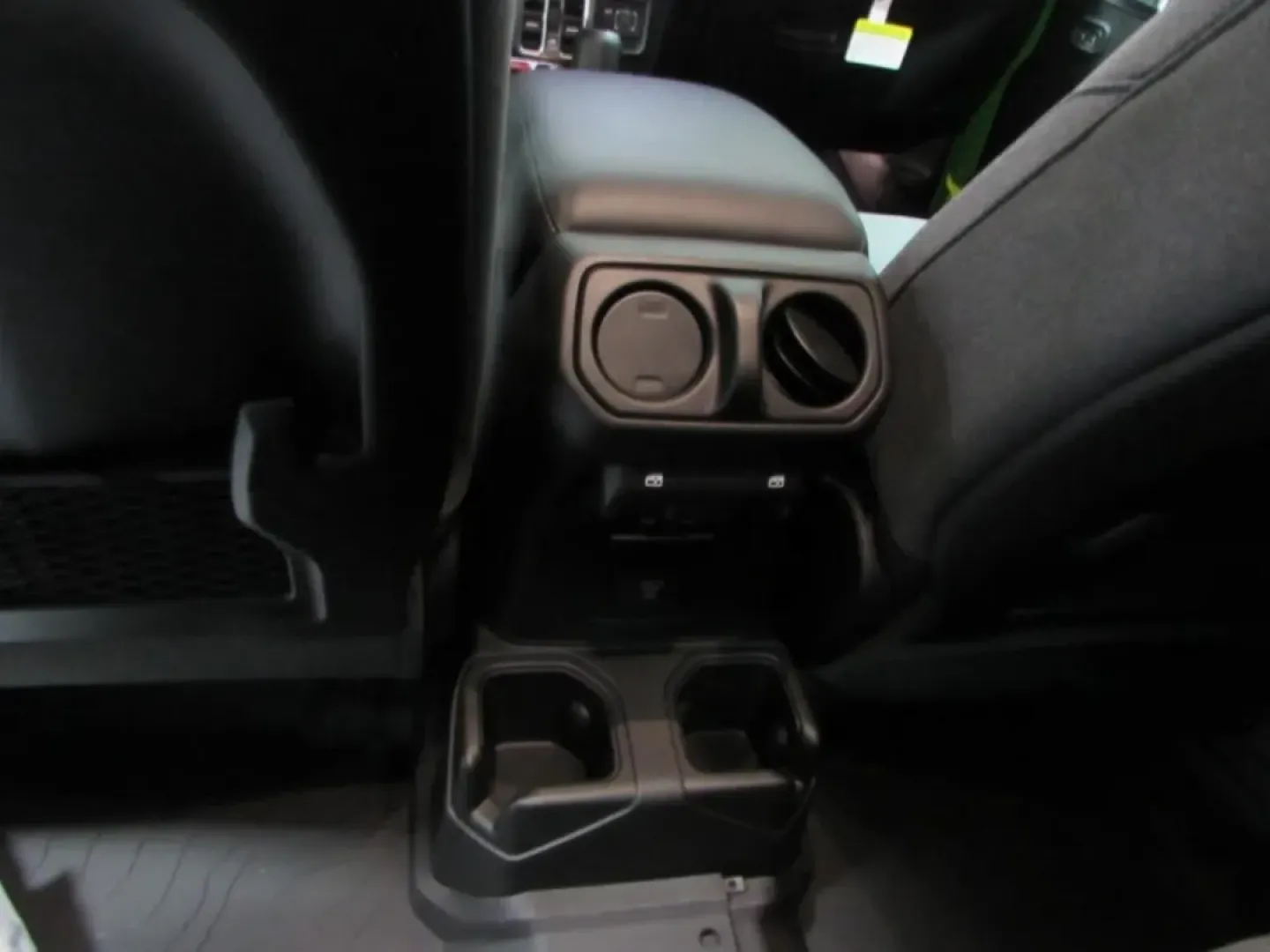 2025 /Black Jeep Gladiator Rubicon (1C6RJTBG7SL) with an Other engine, Automatic transmission, located at 12830 Highway 21, De Soto, MO, 63020, (636) 337-7777, 38.153099, -90.573624 - ### Experience the Adventure with the 2025 Jeep Gladiator Rubicon!<br /> <br /> Are you ready to elevate your outdoor adventures or tackle your daily commute with unparalleled style? The 2025 Jeep Gladiator Rubicon, available now at Pettus CDJR DeSoto, is your ticket to excitement both on and off th - Photo#25