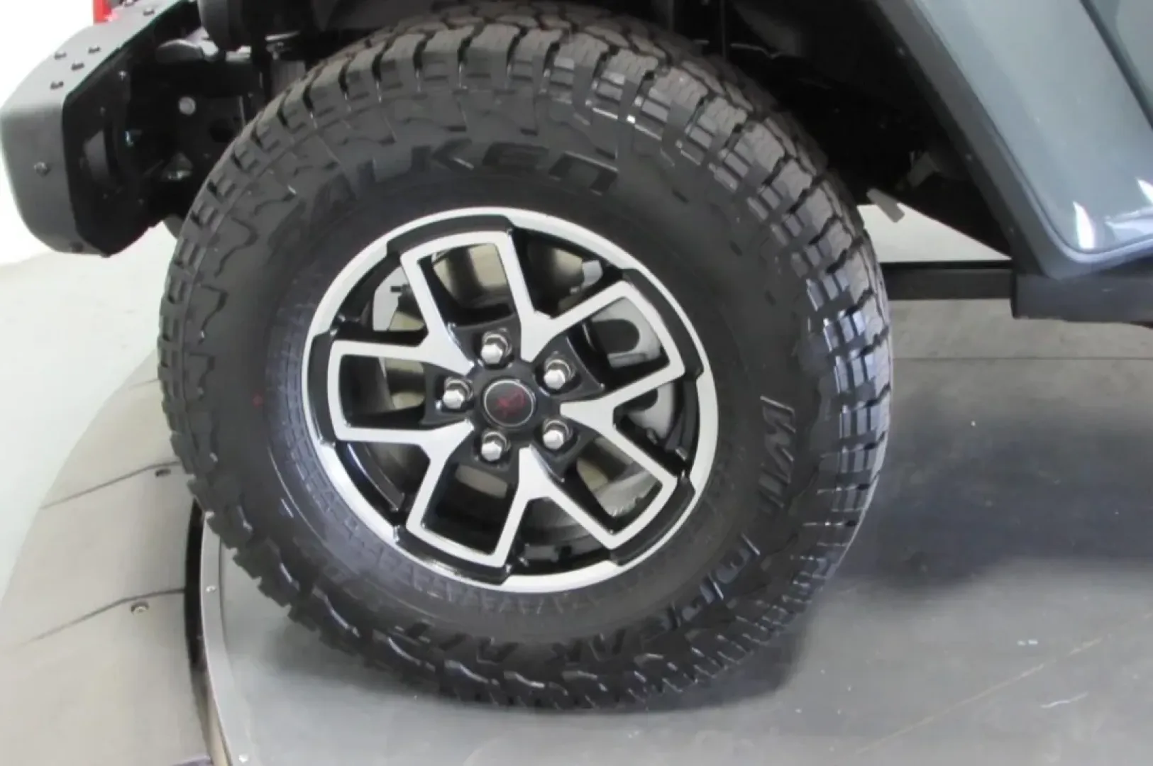 2025 /Black Jeep Gladiator Rubicon (1C6RJTBGXSL) with an Other engine, Automatic transmission, located at 12830 Highway 21, De Soto, MO, 63020, (636) 337-7777, 38.153099, -90.573624 - **Unleash Your Adventurous Spirit with the 2025 Jeep Gladiator Rubicon at Pettus CDJR DeSoto!**<br /> <br /> Are you ready to elevate your outdoor adventures and weekend getaways? The 2025 Jeep Gladiator Rubicon is more than just a truck; it's a lifestyle choice, perfect for those who crave thrillin - Photo#9