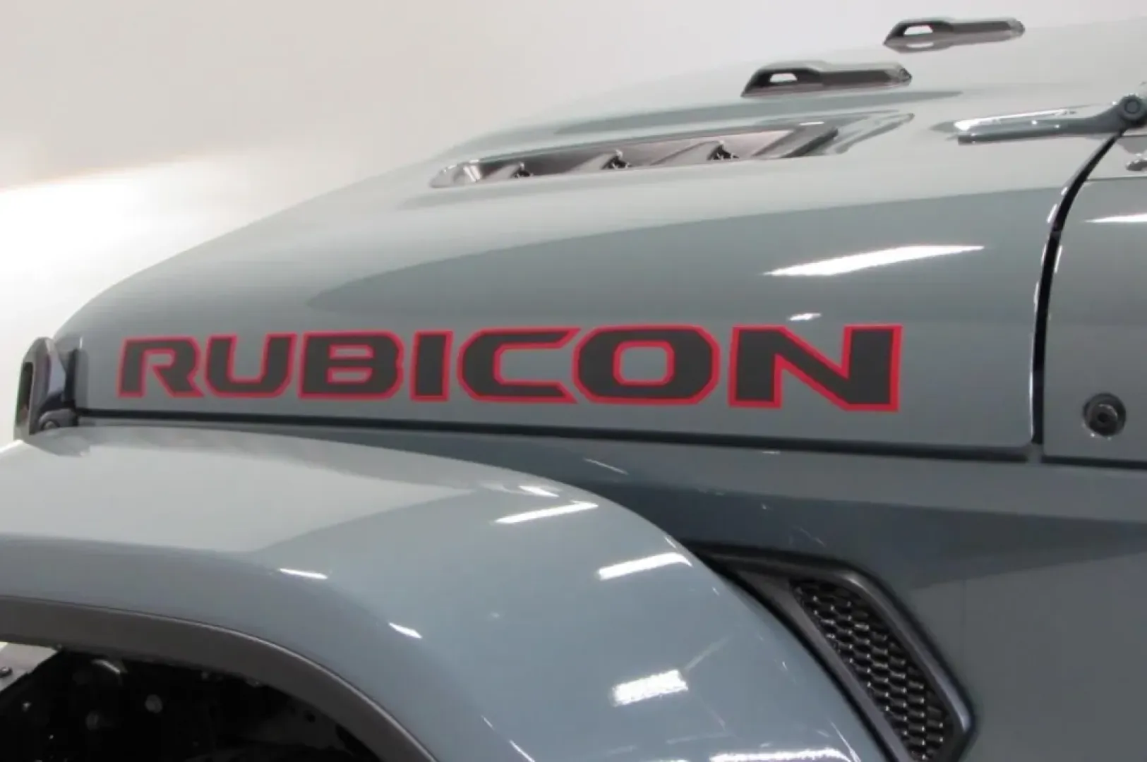 2025 /Black Jeep Gladiator Rubicon (1C6RJTBGXSL) with an Other engine, Automatic transmission, located at 12830 Highway 21, De Soto, MO, 63020, (636) 337-7777, 38.153099, -90.573624 - **Unleash Your Adventurous Spirit with the 2025 Jeep Gladiator Rubicon at Pettus CDJR DeSoto!**<br /> <br /> Are you ready to elevate your outdoor adventures and weekend getaways? The 2025 Jeep Gladiator Rubicon is more than just a truck; it's a lifestyle choice, perfect for those who crave thrillin - Photo#10