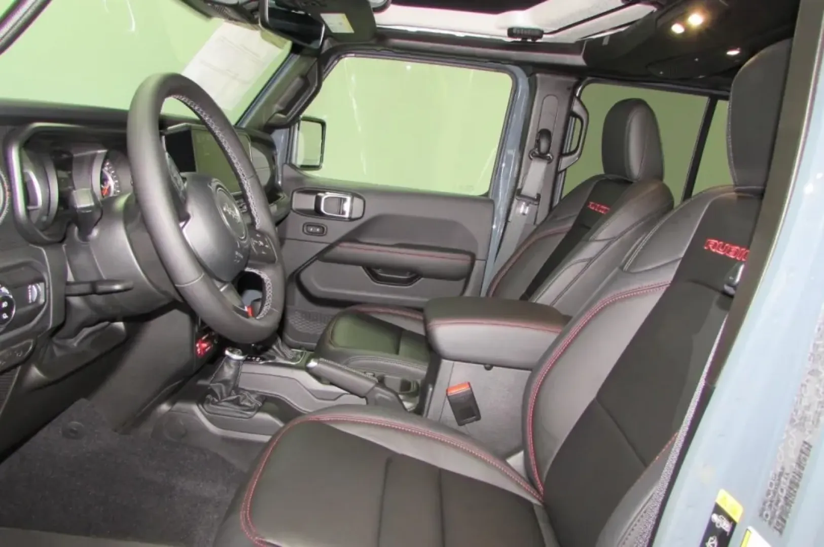 2025 /Black Jeep Gladiator Rubicon (1C6RJTBGXSL) with an Other engine, Automatic transmission, located at 12830 Highway 21, De Soto, MO, 63020, (636) 337-7777, 38.153099, -90.573624 - **Unleash Your Adventurous Spirit with the 2025 Jeep Gladiator Rubicon at Pettus CDJR DeSoto!**<br /> <br /> Are you ready to elevate your outdoor adventures and weekend getaways? The 2025 Jeep Gladiator Rubicon is more than just a truck; it's a lifestyle choice, perfect for those who crave thrillin - Photo#15