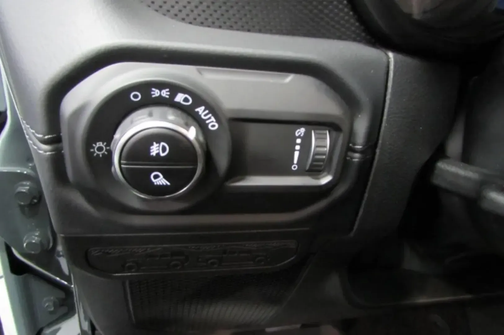 2025 /Black Jeep Gladiator Rubicon (1C6RJTBGXSL) with an Other engine, Automatic transmission, located at 12830 Highway 21, De Soto, MO, 63020, (636) 337-7777, 38.153099, -90.573624 - **Unleash Your Adventurous Spirit with the 2025 Jeep Gladiator Rubicon at Pettus CDJR DeSoto!**<br /> <br /> Are you ready to elevate your outdoor adventures and weekend getaways? The 2025 Jeep Gladiator Rubicon is more than just a truck; it's a lifestyle choice, perfect for those who crave thrillin - Photo#16