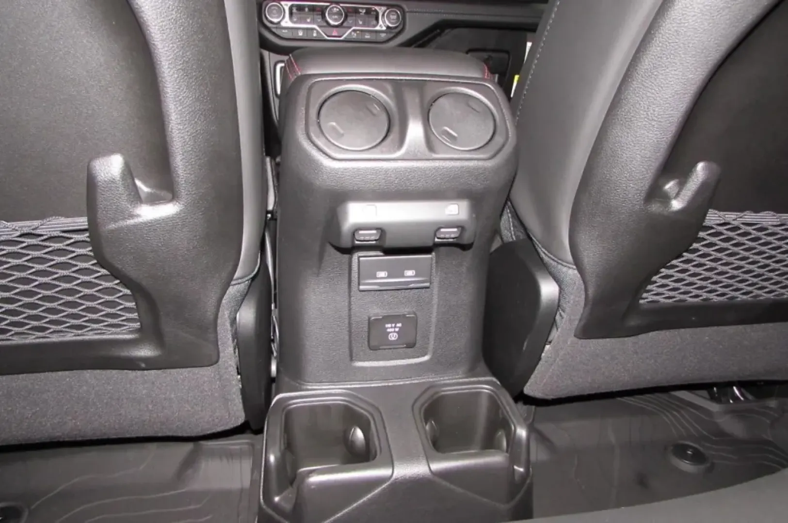 2025 /Black Jeep Gladiator Rubicon (1C6RJTBGXSL) with an Other engine, Automatic transmission, located at 12830 Highway 21, De Soto, MO, 63020, (636) 337-7777, 38.153099, -90.573624 - **Unleash Your Adventurous Spirit with the 2025 Jeep Gladiator Rubicon at Pettus CDJR DeSoto!**<br /> <br /> Are you ready to elevate your outdoor adventures and weekend getaways? The 2025 Jeep Gladiator Rubicon is more than just a truck; it's a lifestyle choice, perfect for those who crave thrillin - Photo#27