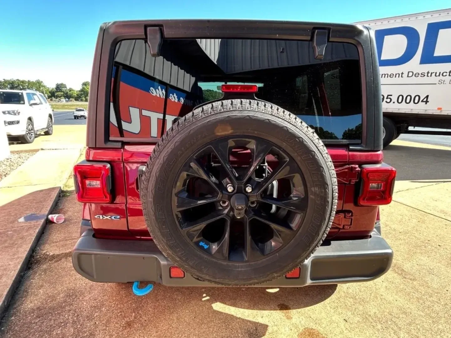 2022 /Black Leather Jeep Wrangler Unlimited Sahara 4xe (1C4JJXP69NW) with an 2.0L I4 DOHC DI Turbo PHEV engine, Automatic transmission, located at 970 Woodlawn Dr., Farmington, MO, 63640, (573) 431-7800, 37.825642, -90.468674 - **Elevate Your Adventures with the 2022 Jeep Wrangler Unlimited Sahara 4xe!**<br /> <br /> Are you ready to embrace the great outdoors while enjoying the comfort and technology of a modern SUV? Look no further than this stunning **2022 Jeep Wrangler Unlimited Sahara 4xe**, now available at **Pettus - Photo#4