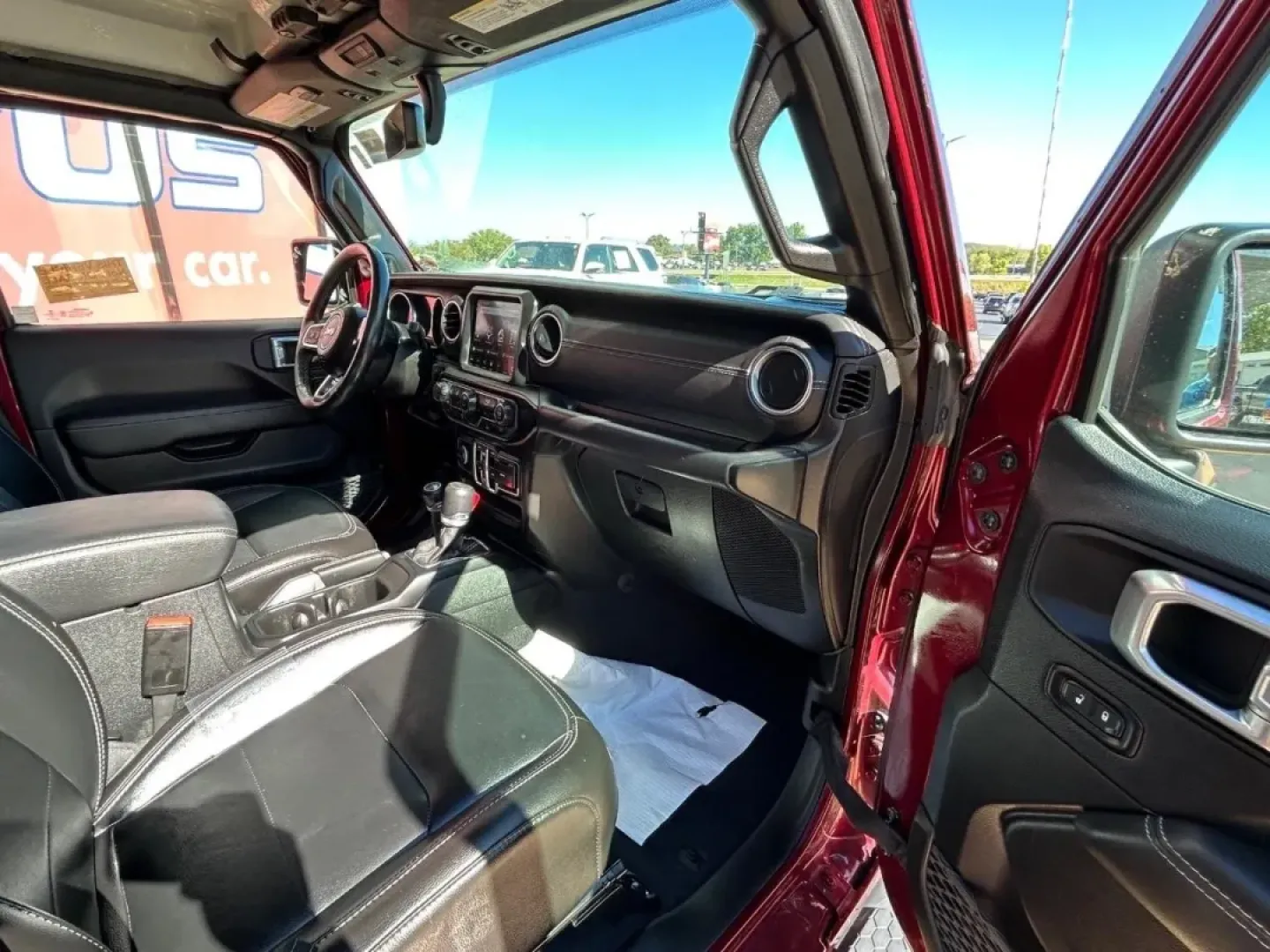 2022 /Black Leather Jeep Wrangler Unlimited Sahara 4xe (1C4JJXP69NW) with an 2.0L I4 DOHC DI Turbo PHEV engine, Automatic transmission, located at 970 Woodlawn Dr., Farmington, MO, 63640, (573) 431-7800, 37.825642, -90.468674 - **Elevate Your Adventures with the 2022 Jeep Wrangler Unlimited Sahara 4xe!**<br /> <br /> Are you ready to embrace the great outdoors while enjoying the comfort and technology of a modern SUV? Look no further than this stunning **2022 Jeep Wrangler Unlimited Sahara 4xe**, now available at **Pettus - Photo#7