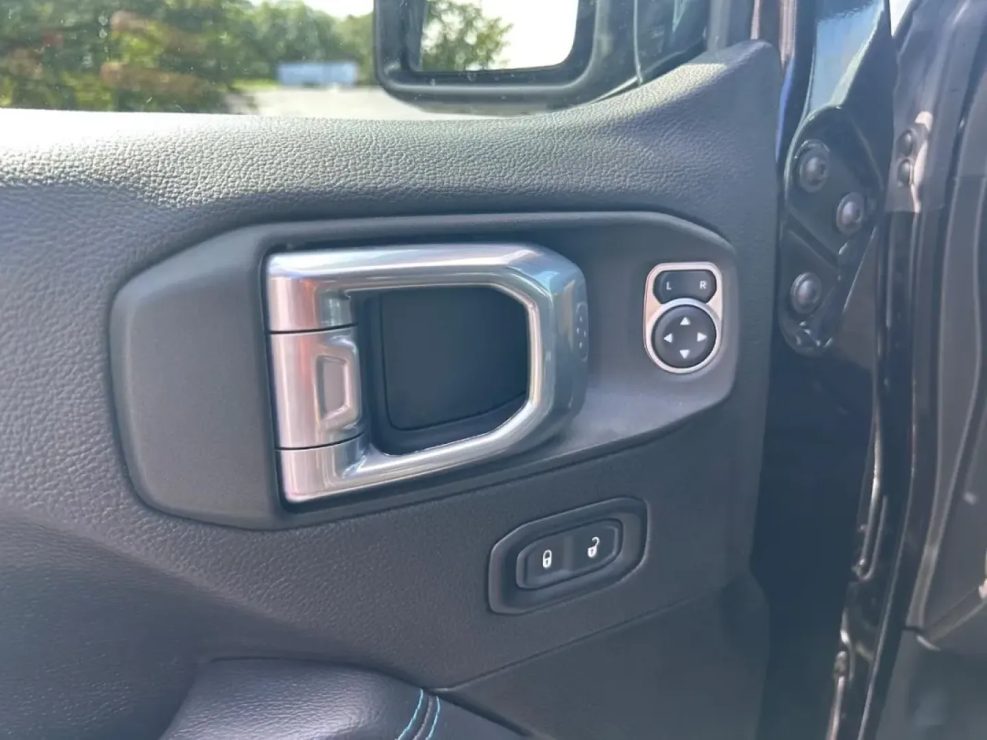 2022 /Black Leather Jeep Wrangler Unlimited Rubicon 4xe (1C4JJXR65NW) with an 2.0L I4 DOHC DI Turbo PHEV engine, Automatic transmission, located at 970 Woodlawn Dr., Farmington, MO, 63640, (573) 431-7800, 37.825642, -90.468674 - ### Adventure Awaits with this 2022 Jeep Wrangler Unlimited Rubicon 4xe<br /> <br /> Are you ready to take your outdoor adventures to the next level? If you're looking for a vehicle that blends rugged capability with eco-friendly technology, the 2022 Jeep Wrangler Unlimited Rubicon 4xe is your perfe - Photo#17