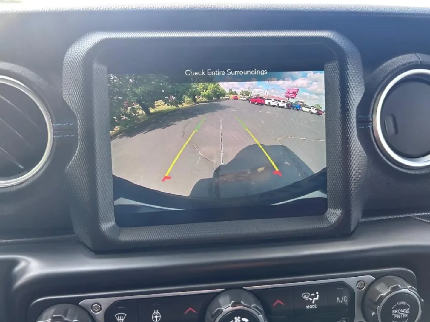 2022 /Black Leather Jeep Wrangler Unlimited Rubicon 4xe (1C4JJXR65NW) with an 2.0L I4 DOHC DI Turbo PHEV engine, Automatic transmission, located at 970 Woodlawn Dr., Farmington, MO, 63640, (573) 431-7800, 37.825642, -90.468674 - ### Adventure Awaits with this 2022 Jeep Wrangler Unlimited Rubicon 4xe<br /> <br /> Are you ready to take your outdoor adventures to the next level? If you're looking for a vehicle that blends rugged capability with eco-friendly technology, the 2022 Jeep Wrangler Unlimited Rubicon 4xe is your perfe - Photo#20