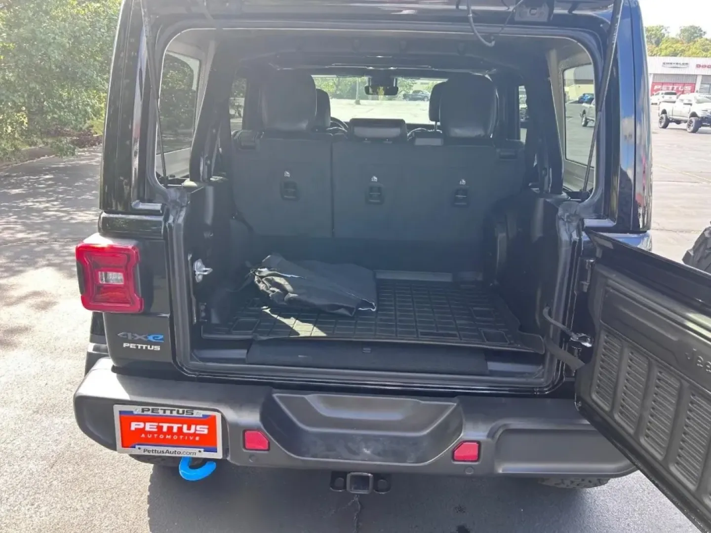 2022 /Black Leather Jeep Wrangler Unlimited Rubicon 4xe (1C4JJXR65NW) with an 2.0L I4 DOHC DI Turbo PHEV engine, Automatic transmission, located at 970 Woodlawn Dr., Farmington, MO, 63640, (573) 431-7800, 37.825642, -90.468674 - ### Adventure Awaits with this 2022 Jeep Wrangler Unlimited Rubicon 4xe<br /> <br /> Are you ready to take your outdoor adventures to the next level? If you're looking for a vehicle that blends rugged capability with eco-friendly technology, the 2022 Jeep Wrangler Unlimited Rubicon 4xe is your perfe - Photo#4