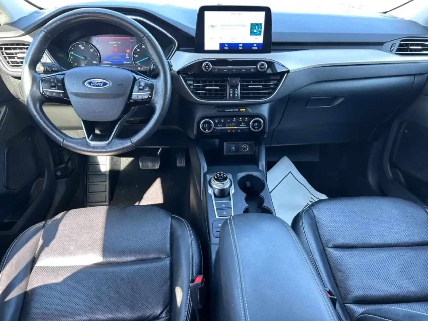 2021 /Ebony Leather Ford Escape SEL (1FMCU0CZ2MU) with an 2.5L iVCT Atkinson Cycle I-4 Hybrid engine, Automatic transmission, located at 970 Woodlawn Dr., Farmington, MO, 63640, (573) 431-7800, 37.825642, -90.468674 - **Discover Your Next Adventure with the 2021 Ford Escape SEL at Pettus CDJR Farmington!**<br /> <br /> Are you ready to elevate your driving experience? Whether you're navigating the hustle and bustle of daily commutes, planning weekend getaways, or carting the family around town, the 2021 Ford Esca - Photo#10