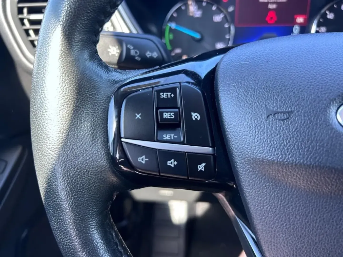 2021 /Ebony Leather Ford Escape SEL (1FMCU0CZ2MU) with an 2.5L iVCT Atkinson Cycle I-4 Hybrid engine, Automatic transmission, located at 970 Woodlawn Dr., Farmington, MO, 63640, (573) 431-7800, 37.825642, -90.468674 - **Discover Your Next Adventure with the 2021 Ford Escape SEL at Pettus CDJR Farmington!**<br /> <br /> Are you ready to elevate your driving experience? Whether you're navigating the hustle and bustle of daily commutes, planning weekend getaways, or carting the family around town, the 2021 Ford Esca - Photo#12