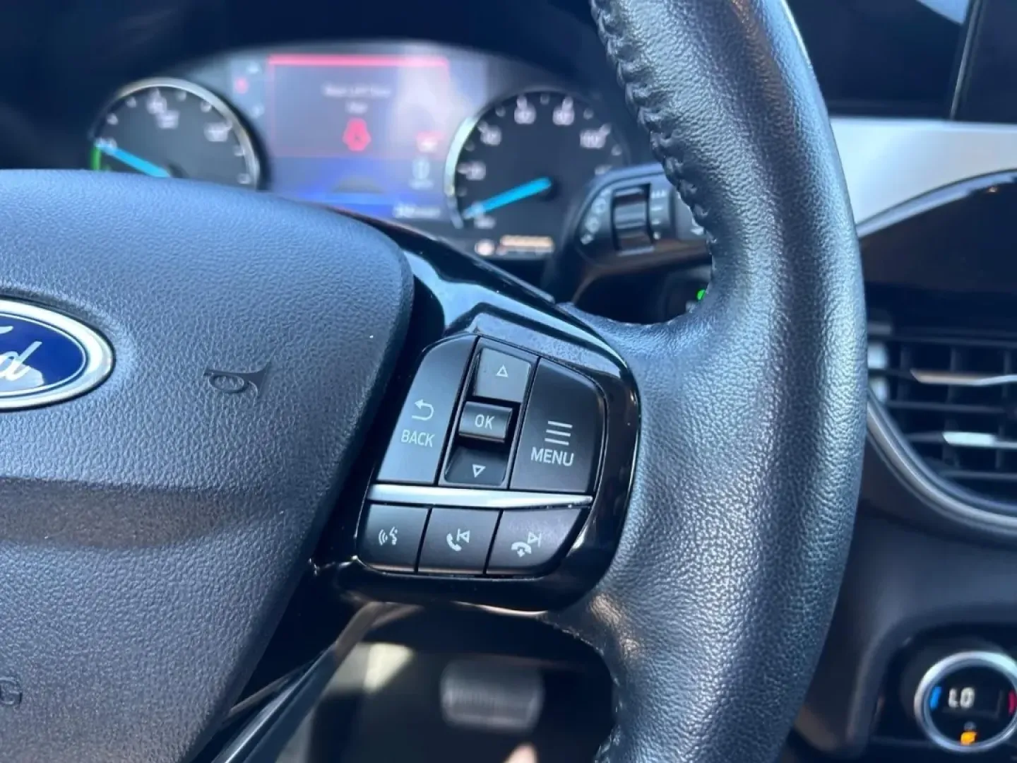 2021 /Ebony Leather Ford Escape SEL (1FMCU0CZ2MU) with an 2.5L iVCT Atkinson Cycle I-4 Hybrid engine, Automatic transmission, located at 970 Woodlawn Dr., Farmington, MO, 63640, (573) 431-7800, 37.825642, -90.468674 - **Discover Your Next Adventure with the 2021 Ford Escape SEL at Pettus CDJR Farmington!**<br /> <br /> Are you ready to elevate your driving experience? Whether you're navigating the hustle and bustle of daily commutes, planning weekend getaways, or carting the family around town, the 2021 Ford Esca - Photo#13