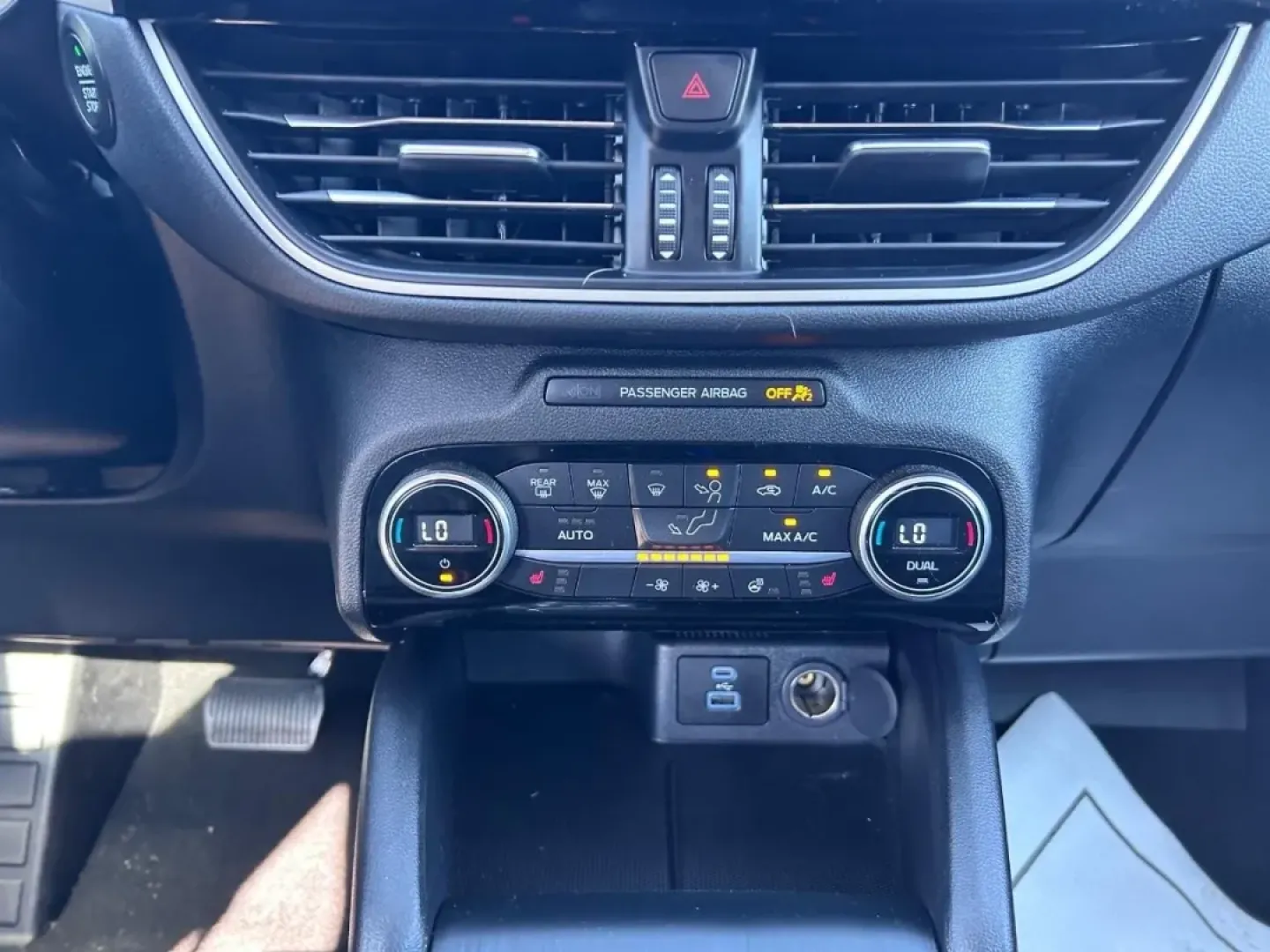 2021 /Ebony Leather Ford Escape SEL (1FMCU0CZ2MU) with an 2.5L iVCT Atkinson Cycle I-4 Hybrid engine, Automatic transmission, located at 970 Woodlawn Dr., Farmington, MO, 63640, (573) 431-7800, 37.825642, -90.468674 - **Discover Your Next Adventure with the 2021 Ford Escape SEL at Pettus CDJR Farmington!**<br /> <br /> Are you ready to elevate your driving experience? Whether you're navigating the hustle and bustle of daily commutes, planning weekend getaways, or carting the family around town, the 2021 Ford Esca - Photo#15