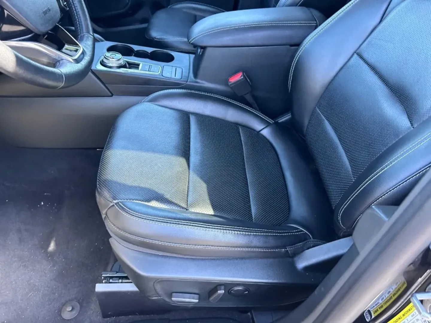 2021 /Ebony Leather Ford Escape SEL (1FMCU0CZ2MU) with an 2.5L iVCT Atkinson Cycle I-4 Hybrid engine, Automatic transmission, located at 970 Woodlawn Dr., Farmington, MO, 63640, (573) 431-7800, 37.825642, -90.468674 - **Discover Your Next Adventure with the 2021 Ford Escape SEL at Pettus CDJR Farmington!**<br /> <br /> Are you ready to elevate your driving experience? Whether you're navigating the hustle and bustle of daily commutes, planning weekend getaways, or carting the family around town, the 2021 Ford Esca - Photo#19