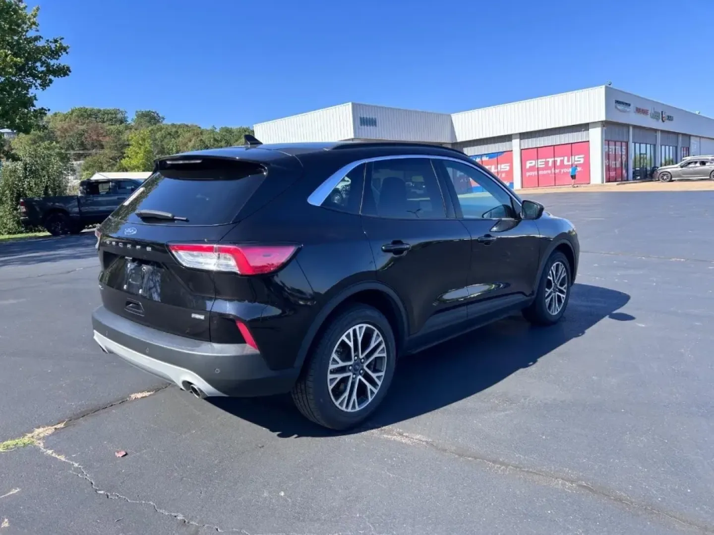 2021 /Ebony Leather Ford Escape SEL (1FMCU0CZ2MU) with an 2.5L iVCT Atkinson Cycle I-4 Hybrid engine, Automatic transmission, located at 970 Woodlawn Dr., Farmington, MO, 63640, (573) 431-7800, 37.825642, -90.468674 - **Discover Your Next Adventure with the 2021 Ford Escape SEL at Pettus CDJR Farmington!**<br /> <br /> Are you ready to elevate your driving experience? Whether you're navigating the hustle and bustle of daily commutes, planning weekend getaways, or carting the family around town, the 2021 Ford Esca - Photo#2