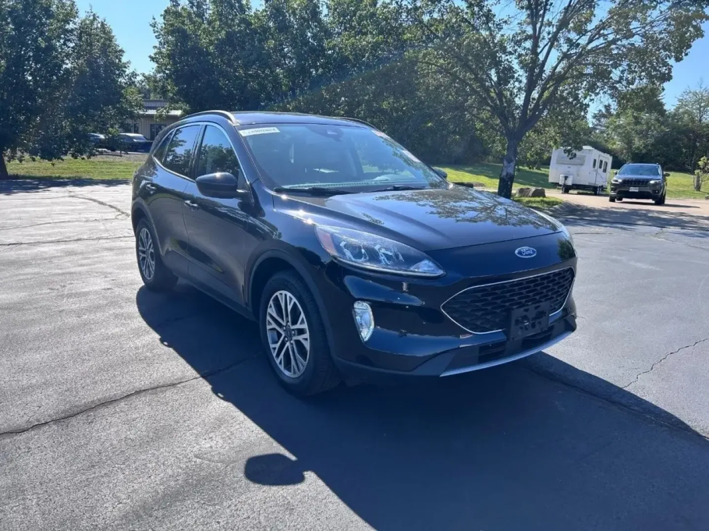 2021 /Ebony Leather Ford Escape SEL (1FMCU9CZ2MU) with an 2.5L iVCT Atkinson Cycle I-4 Hybrid engine, Automatic transmission, located at 970 Woodlawn Dr., Farmington, MO, 63640, (573) 431-7800, 37.825642, -90.468674 - **Experience Adventure with the 2021 Ford Escape SEL - Your Ideal Weekend Companion!**<br /> <br /> Are you ready to elevate your weekends and daily commutes? The 2021 Ford Escape SEL, available now at Pettus CDJR Farmington, is designed to enhance your lifestyle whether you're navigating the busy s - Photo#0