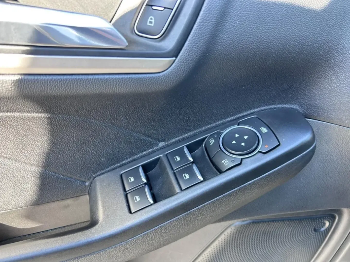 2021 /Ebony Leather Ford Escape SEL (1FMCU9CZ2MU) with an 2.5L iVCT Atkinson Cycle I-4 Hybrid engine, Automatic transmission, located at 970 Woodlawn Dr., Farmington, MO, 63640, (573) 431-7800, 37.825642, -90.468674 - **Experience Adventure with the 2021 Ford Escape SEL - Your Ideal Weekend Companion!**<br /> <br /> Are you ready to elevate your weekends and daily commutes? The 2021 Ford Escape SEL, available now at Pettus CDJR Farmington, is designed to enhance your lifestyle whether you're navigating the busy s - Photo#18