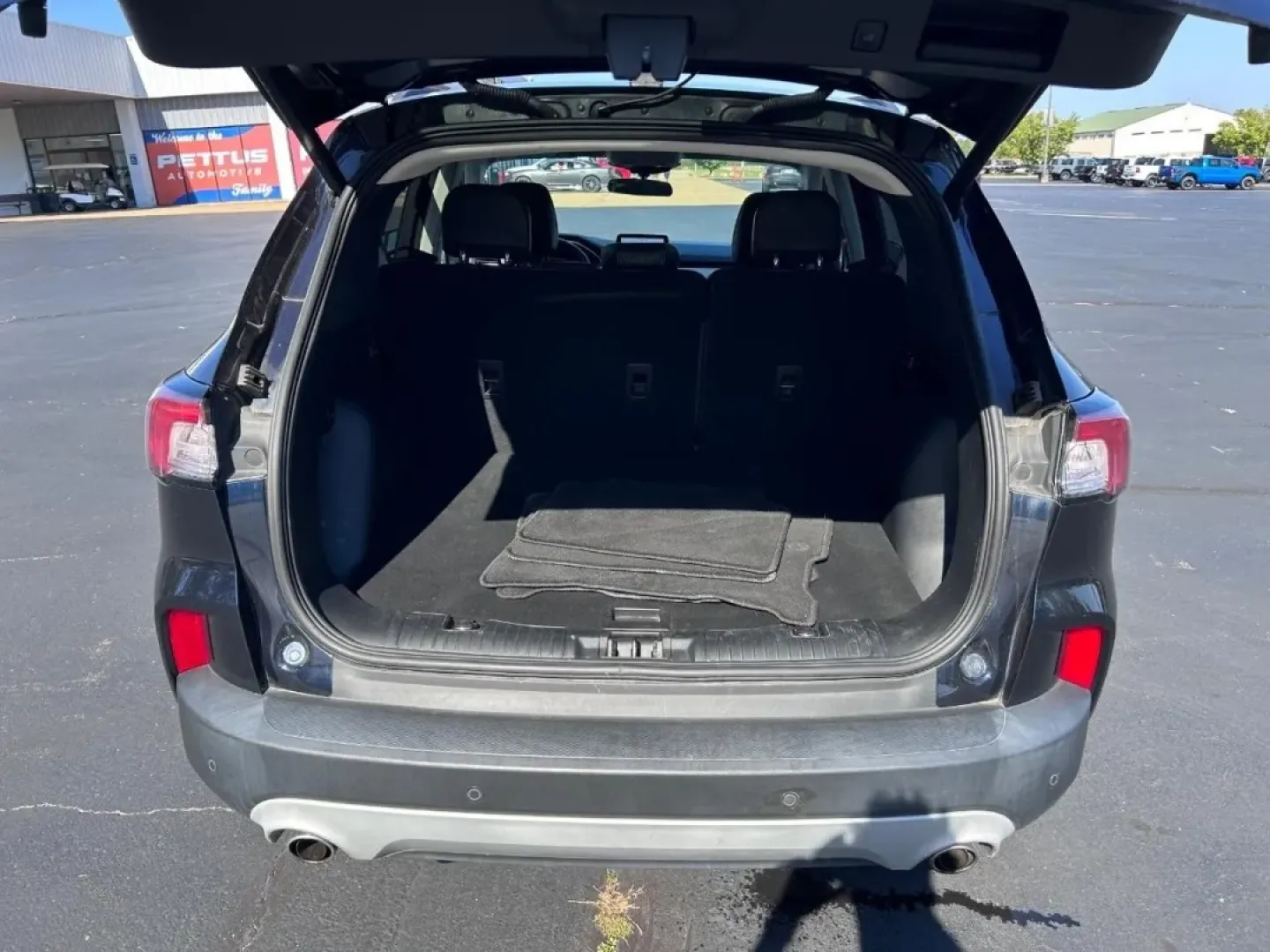2021 /Ebony Leather Ford Escape SEL (1FMCU9CZ2MU) with an 2.5L iVCT Atkinson Cycle I-4 Hybrid engine, Automatic transmission, located at 970 Woodlawn Dr., Farmington, MO, 63640, (573) 431-7800, 37.825642, -90.468674 - **Experience Adventure with the 2021 Ford Escape SEL - Your Ideal Weekend Companion!**<br /> <br /> Are you ready to elevate your weekends and daily commutes? The 2021 Ford Escape SEL, available now at Pettus CDJR Farmington, is designed to enhance your lifestyle whether you're navigating the busy s - Photo#4
