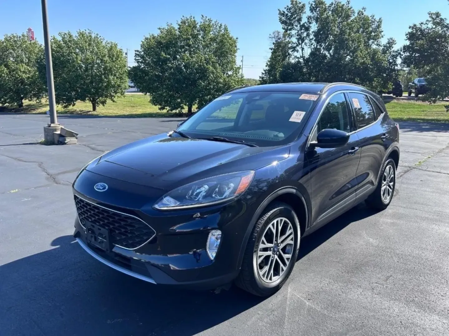 2021 /Ebony Leather Ford Escape SEL (1FMCU9CZ2MU) with an 2.5L iVCT Atkinson Cycle I-4 Hybrid engine, Automatic transmission, located at 970 Woodlawn Dr., Farmington, MO, 63640, (573) 431-7800, 37.825642, -90.468674 - **Experience Adventure with the 2021 Ford Escape SEL - Your Ideal Weekend Companion!**<br /> <br /> Are you ready to elevate your weekends and daily commutes? The 2021 Ford Escape SEL, available now at Pettus CDJR Farmington, is designed to enhance your lifestyle whether you're navigating the busy s - Photo#7