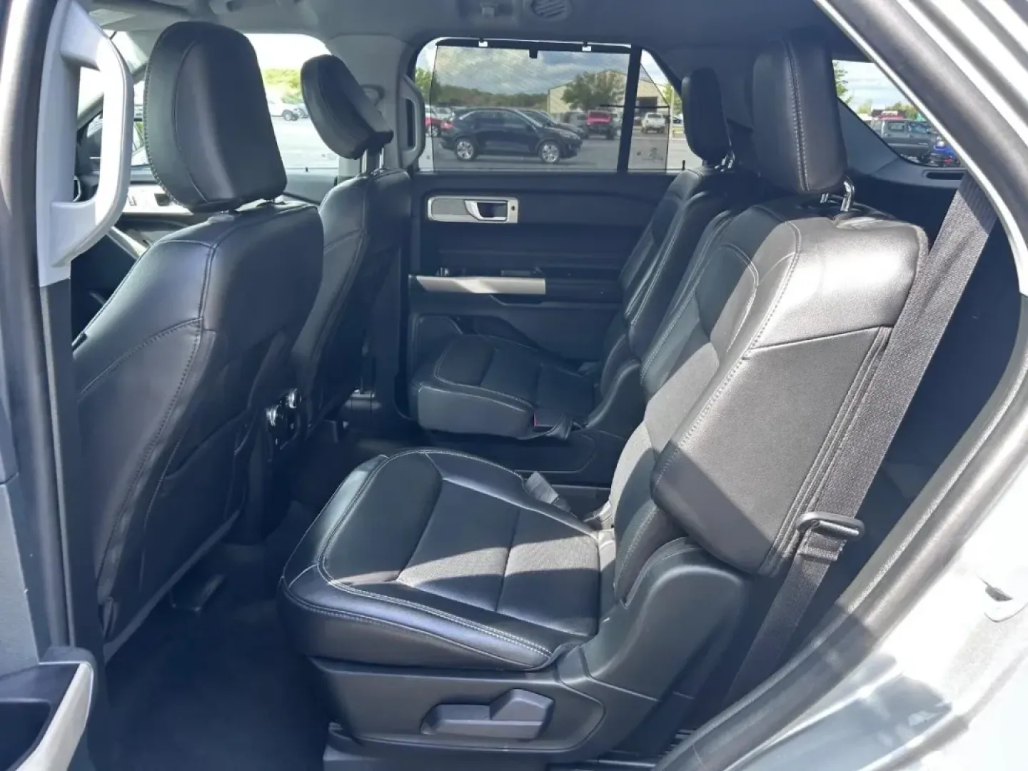 2023 /Ebony Leather Ford Explorer Limited (1FMSK8FH2PG) with an 2.3L EcoBoost I-4 engine, located at 970 Woodlawn Dr., Farmington, MO, 63640, (573) 431-7800, 37.825642, -90.468674 - **Explore the Great Outdoors with the 2023 Ford Explorer Limited Your Ideal Adventure Companion!**<br /> <br /> Are you ready to take your family adventures to the next level? The 2023 Ford Explorer Limited is the perfect SUV for those who crave both comfort and capability. With its spacious interi - Photo#10