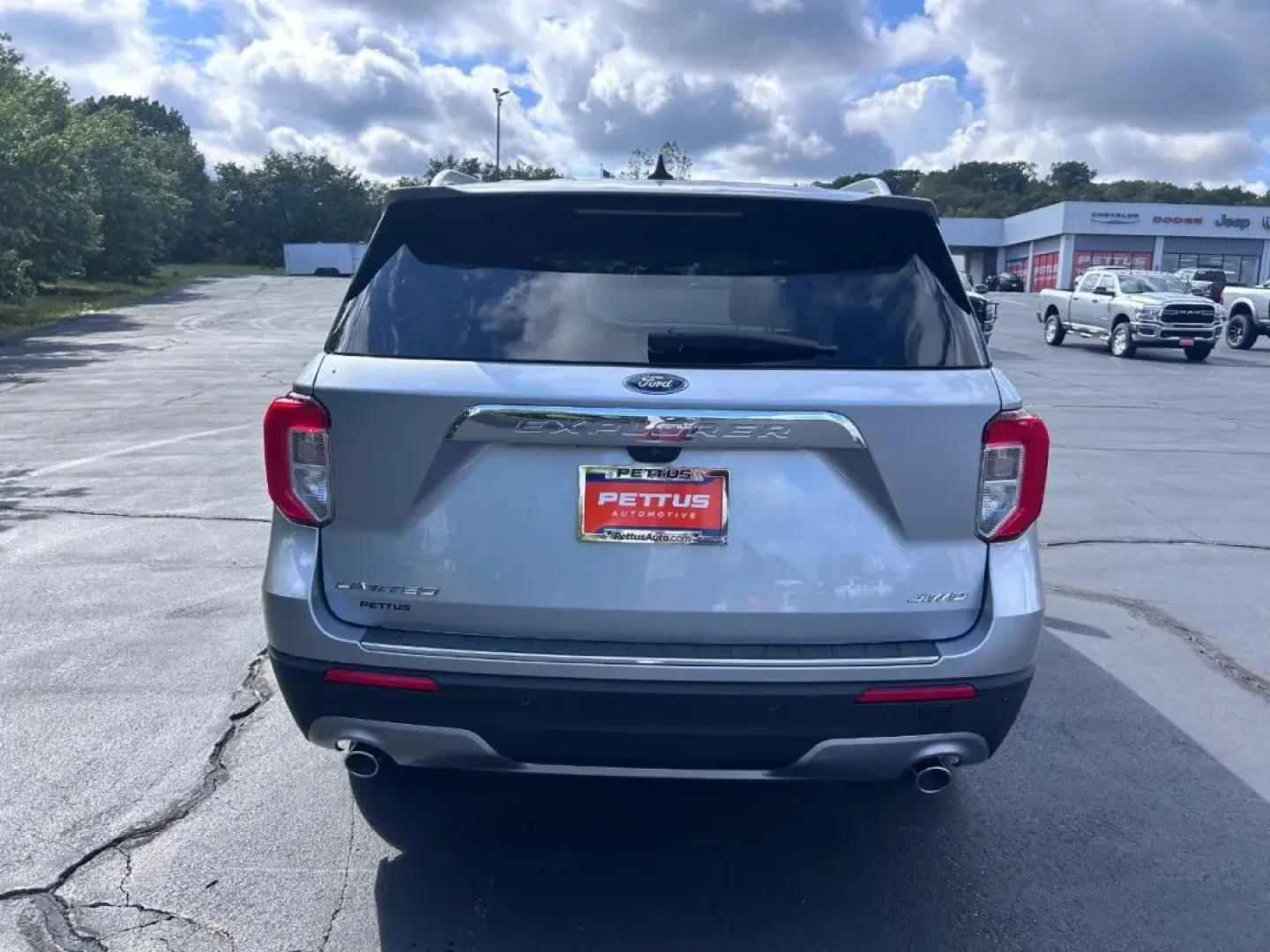 2023 /Ebony Leather Ford Explorer Limited (1FMSK8FH2PG) with an 2.3L EcoBoost I-4 engine, located at 970 Woodlawn Dr., Farmington, MO, 63640, (573) 431-7800, 37.825642, -90.468674 - **Explore the Great Outdoors with the 2023 Ford Explorer Limited Your Ideal Adventure Companion!**<br /> <br /> Are you ready to take your family adventures to the next level? The 2023 Ford Explorer Limited is the perfect SUV for those who crave both comfort and capability. With its spacious interi - Photo#3