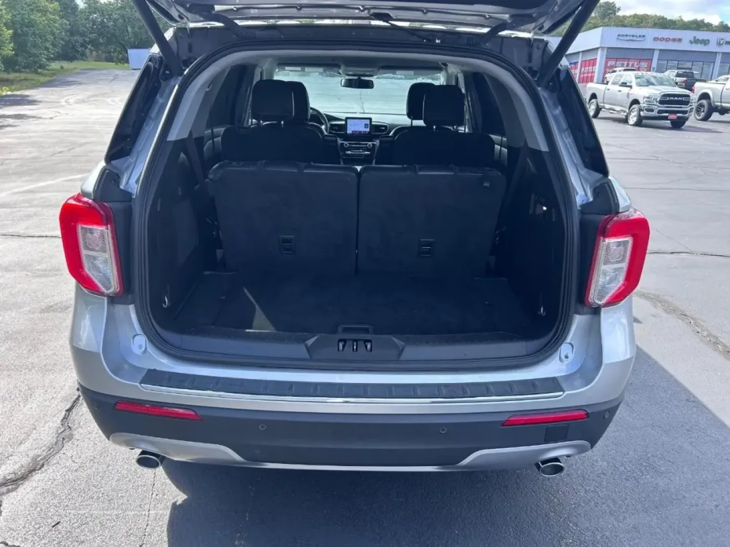 2023 /Ebony Leather Ford Explorer Limited (1FMSK8FH2PG) with an 2.3L EcoBoost I-4 engine, located at 970 Woodlawn Dr., Farmington, MO, 63640, (573) 431-7800, 37.825642, -90.468674 - **Explore the Great Outdoors with the 2023 Ford Explorer Limited Your Ideal Adventure Companion!**<br /> <br /> Are you ready to take your family adventures to the next level? The 2023 Ford Explorer Limited is the perfect SUV for those who crave both comfort and capability. With its spacious interi - Photo#4