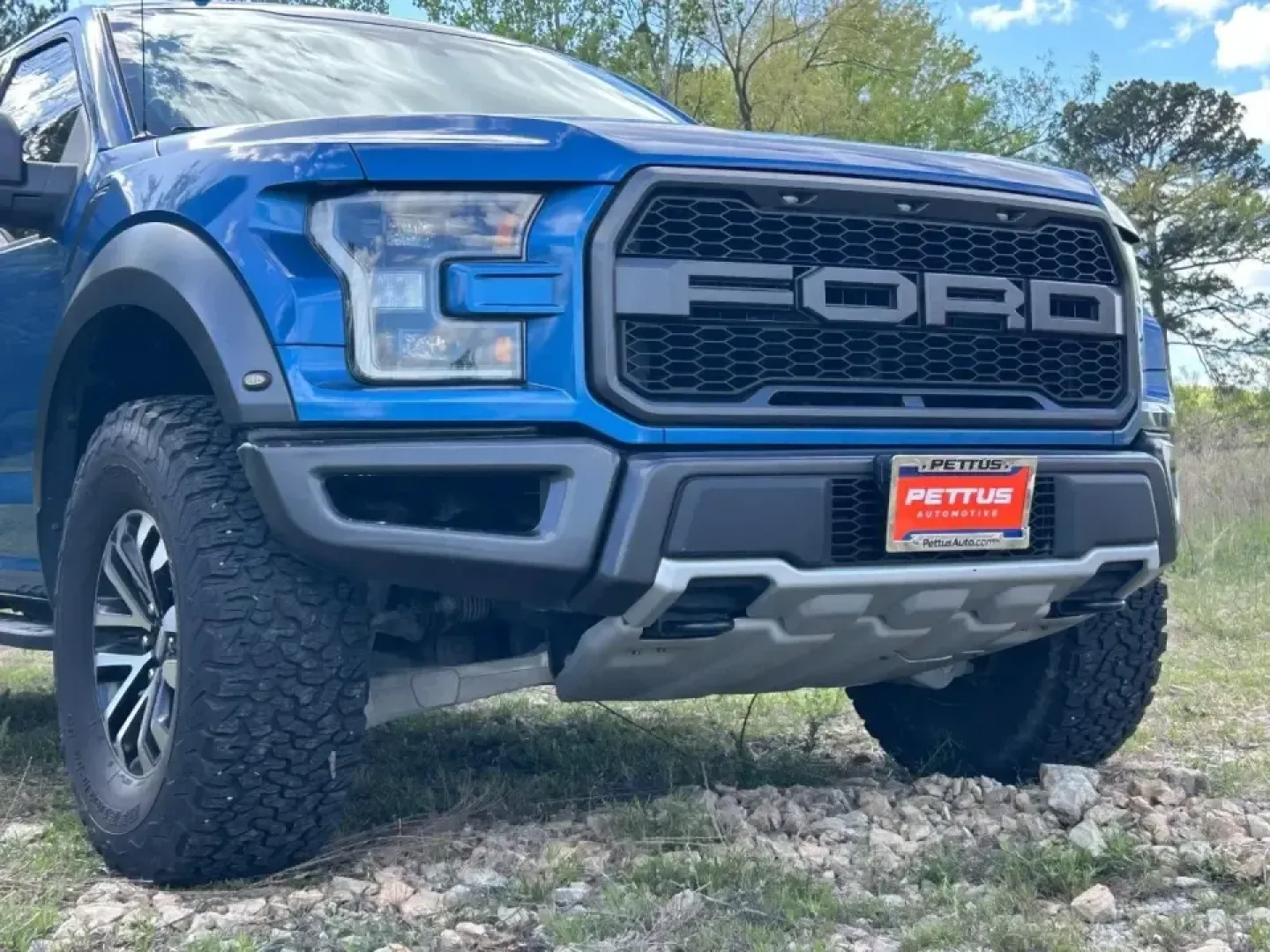 2019 /Black Leather Ford F-150 Raptor (1FTFW1RG1KF) with an 3.5L V6 EcoBoost High Output engine, Automatic transmission, located at 970 Woodlawn Dr., Farmington, MO, 63640, (573) 431-7800, 37.825642, -90.468674 - Are you ready to elevate your adventures on and off the road? Look no further than this stunning 2019 Ford F-150 Raptor, the ultimate truck designed for those who crave excitement and functionality. Perfect for weekend getaways, off-road escapades, or simply tackling your daily commute with style, t - Photo#19