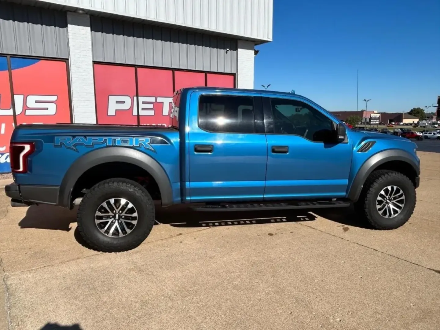 2019 /Black Leather Ford F-150 Raptor (1FTFW1RG1KF) with an 3.5L V6 EcoBoost High Output engine, Automatic transmission, located at 970 Woodlawn Dr., Farmington, MO, 63640, (573) 431-7800, 37.825642, -90.468674 - Are you ready to elevate your adventures on and off the road? Look no further than this stunning 2019 Ford F-150 Raptor, the ultimate truck designed for those who crave excitement and functionality. Perfect for weekend getaways, off-road escapades, or simply tackling your daily commute with style, t - Photo#7
