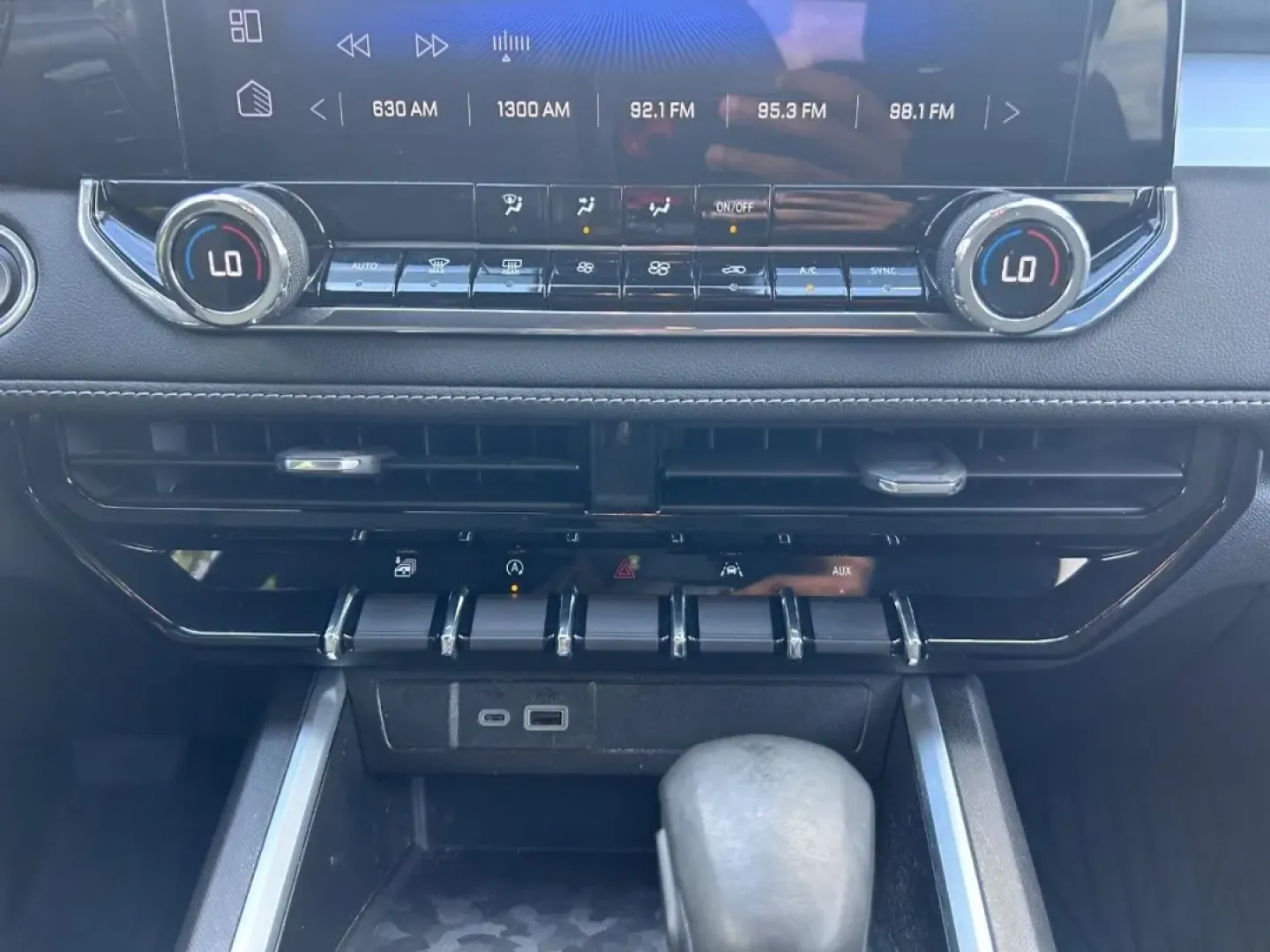 2024 /Jet Black Cloth Chevrolet Colorado LT (1GCPTCEK8R1) with an 2.7L engine, located at 970 Woodlawn Dr., Farmington, MO, 63640, (573) 431-7800, 37.825642, -90.468674 - ### Discover Your New Adventure-Ready Truck: 2024 Chevrolet Colorado LT at Pettus CDJR Farmington<br /> <br /> Are you ready to elevate your outdoor adventures or tackle daily commutes with ease? Look no further than the stunning 2024 Chevrolet Colorado LT, available now at Pettus CDJR Farmington! T - Photo#14